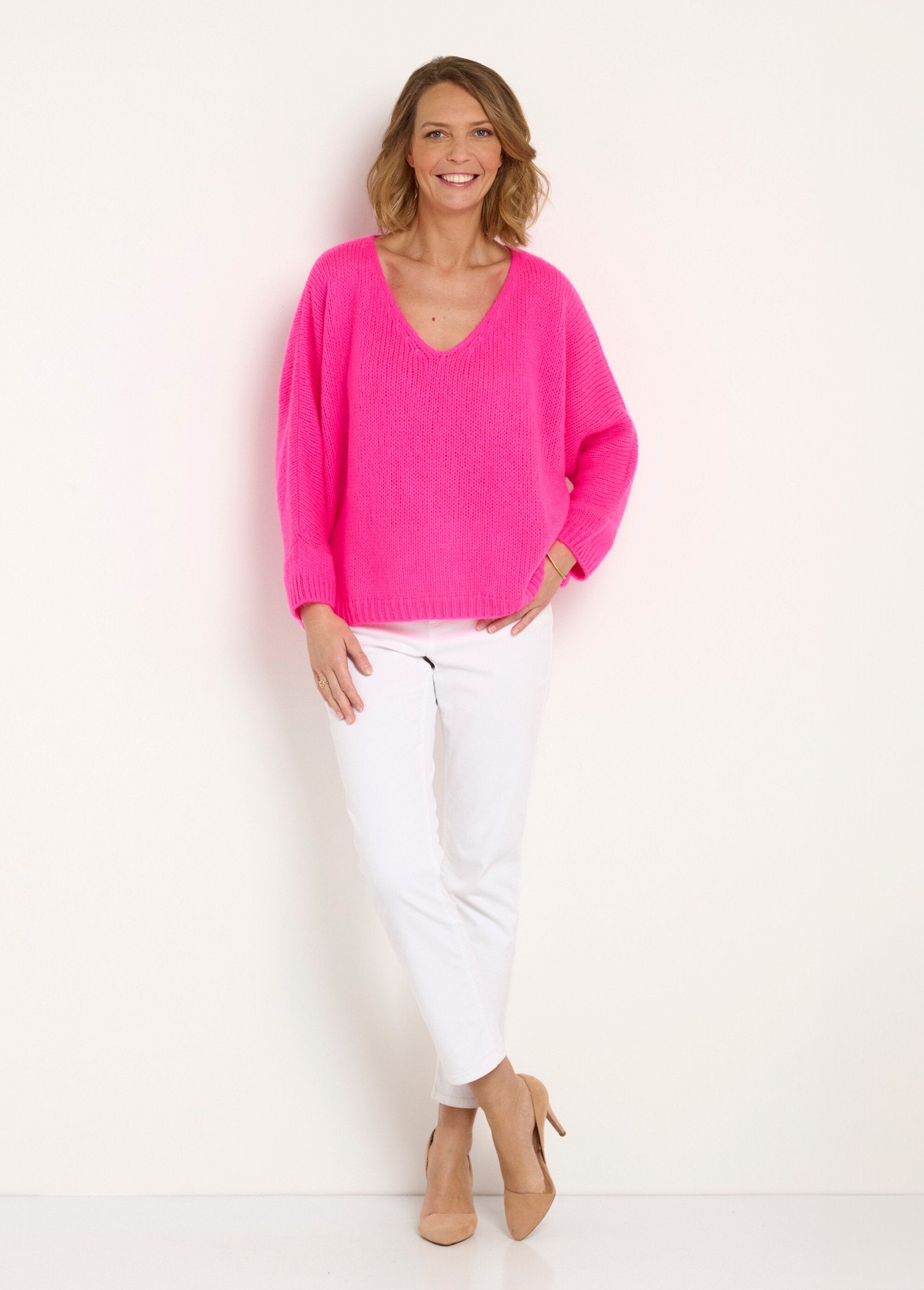 Pull_chaud_laine_mohair_col_V_emmanchures_descendues_Rose_vif_SF1_slim