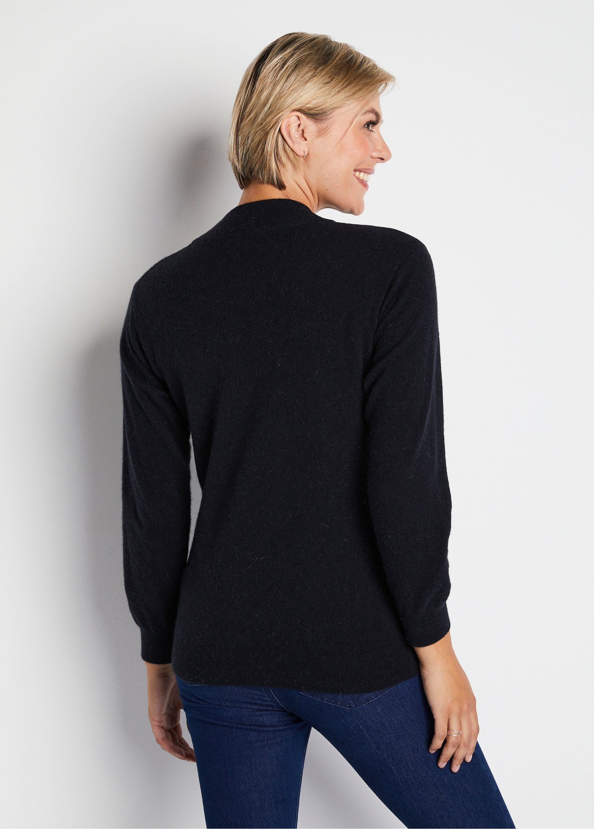 Pull_chaud_col_montant_avec_laine_et_angora_Noir_DO1_slim