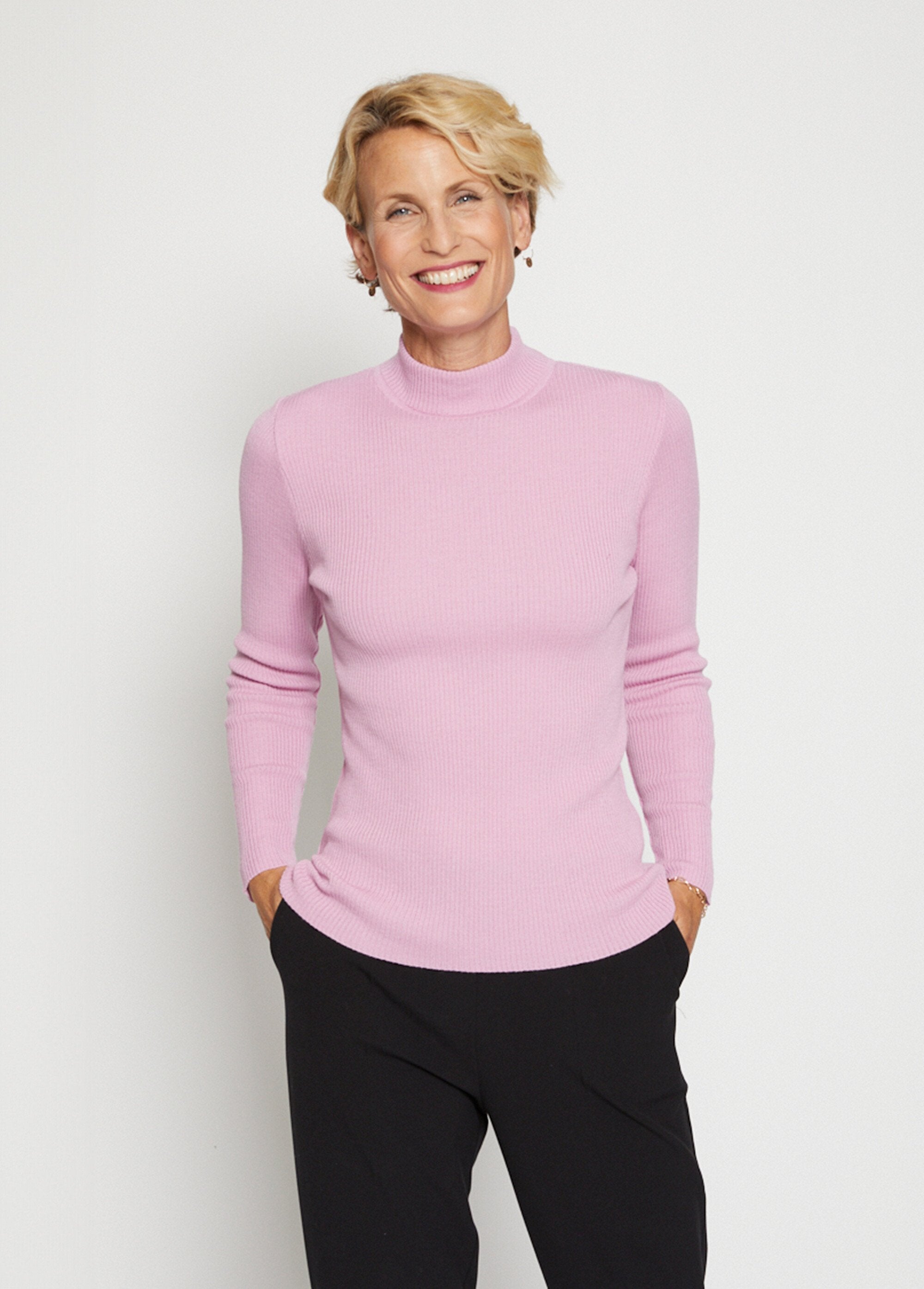 Pull_col_montant_avec_laine_mérinos_Rose_poudre_FA1_slim