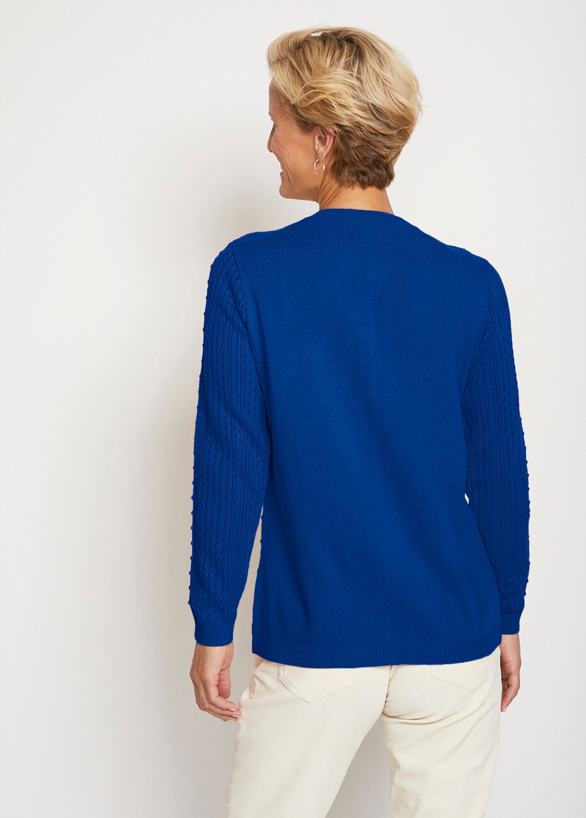 Pull_col_rond_maille_ajourée_et_boules_Bleu_DO1_slim