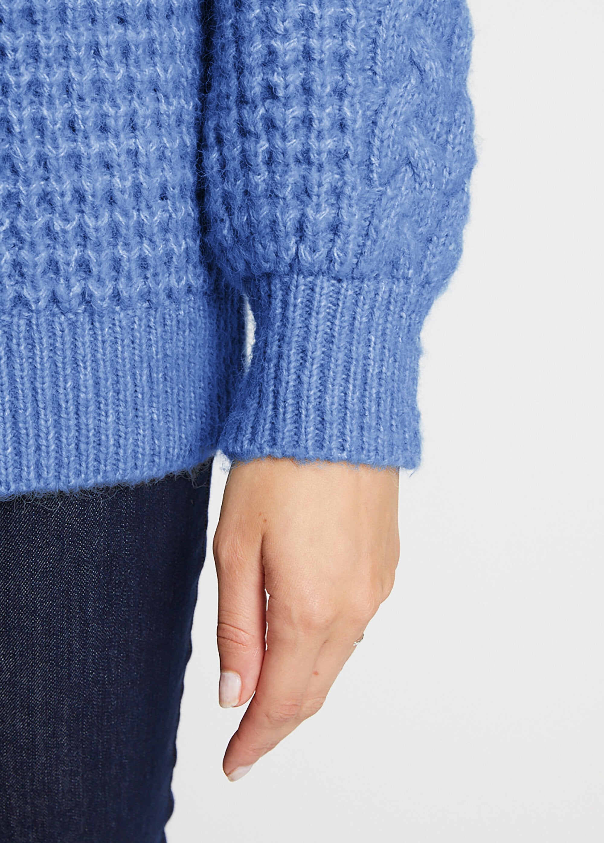 Warm_round_neck_fancy_soft_knit_sweater_Blue_DE1_slim