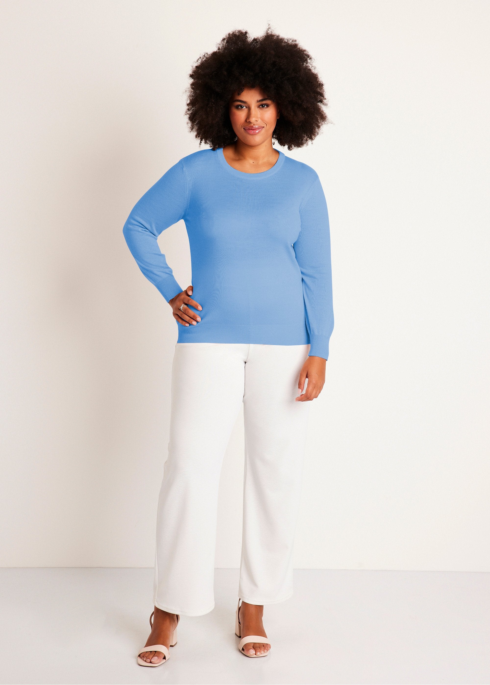 Pull_col_rond_manches_longues_laine_mérinos_Bleu_nuage_SF1_curvy