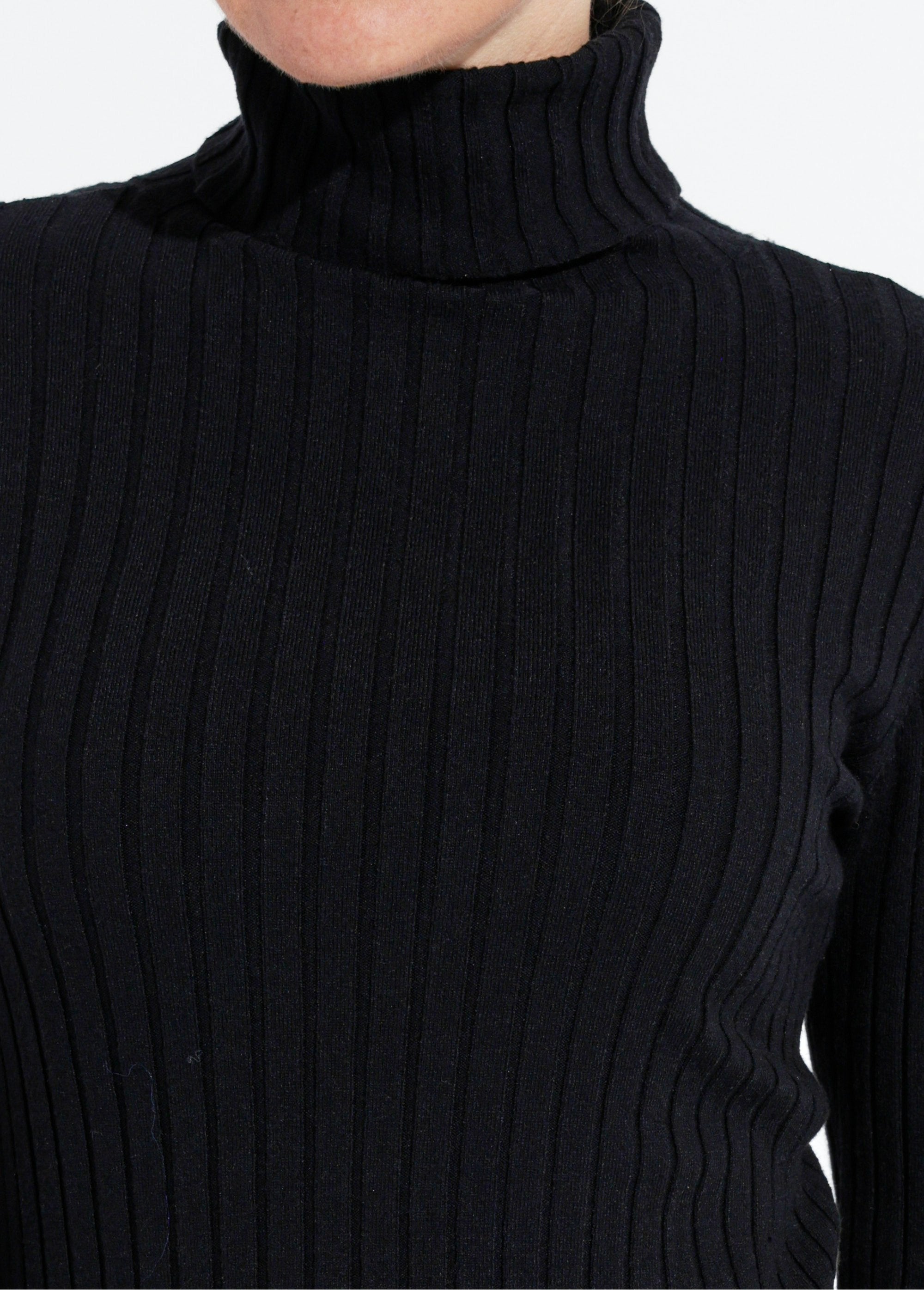 Pull_col_roulé_fin,_mailles_plates_Noir_DE1_slim