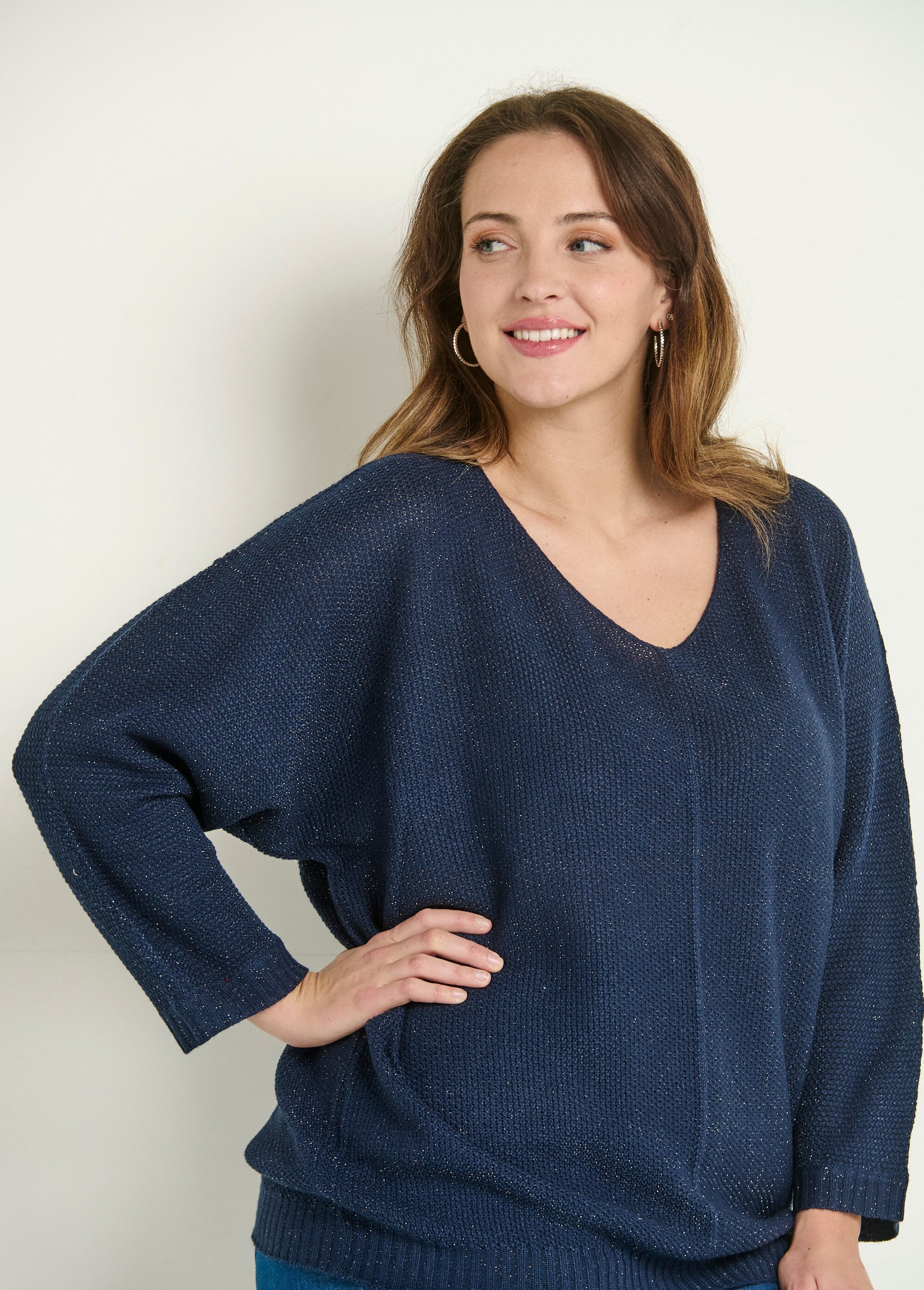 Pull_col_V_maille_fantaisie_métallisée_Marine_DE1_curvy