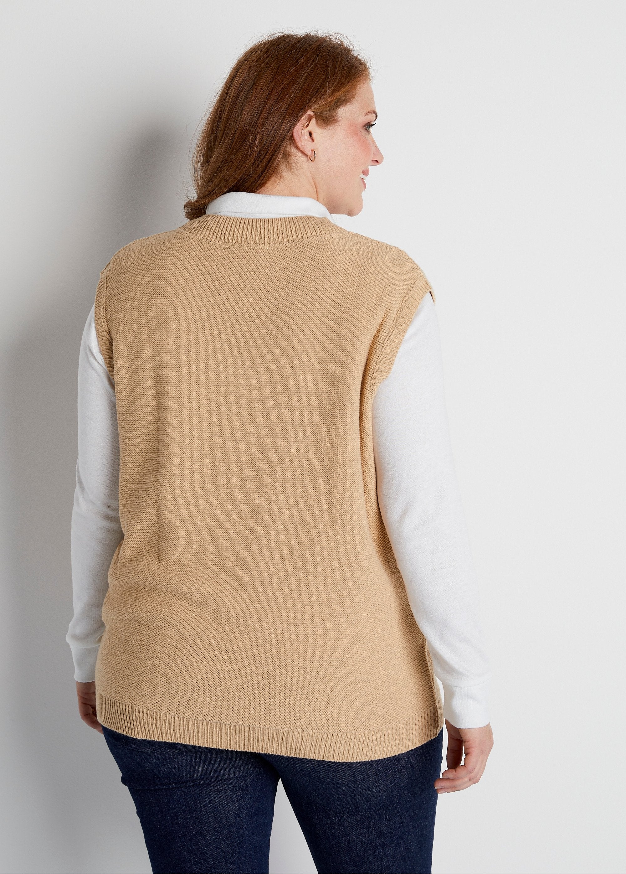 Pull_col_V_sans_manches_maille_fantaisie_Beige_DO1_curvy