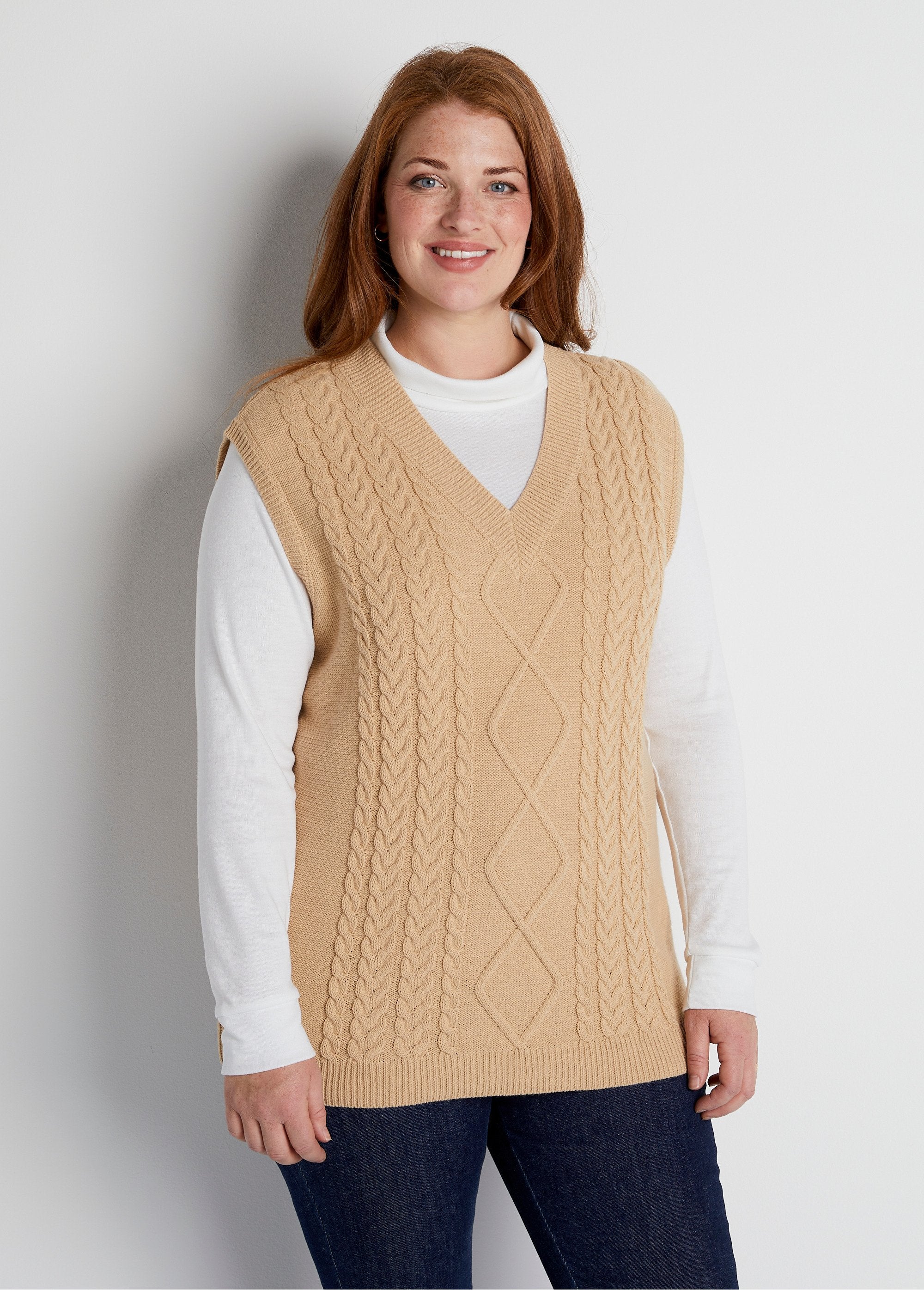 Pull_col_V_sans_manches_maille_fantaisie_Beige_FA1_curvy