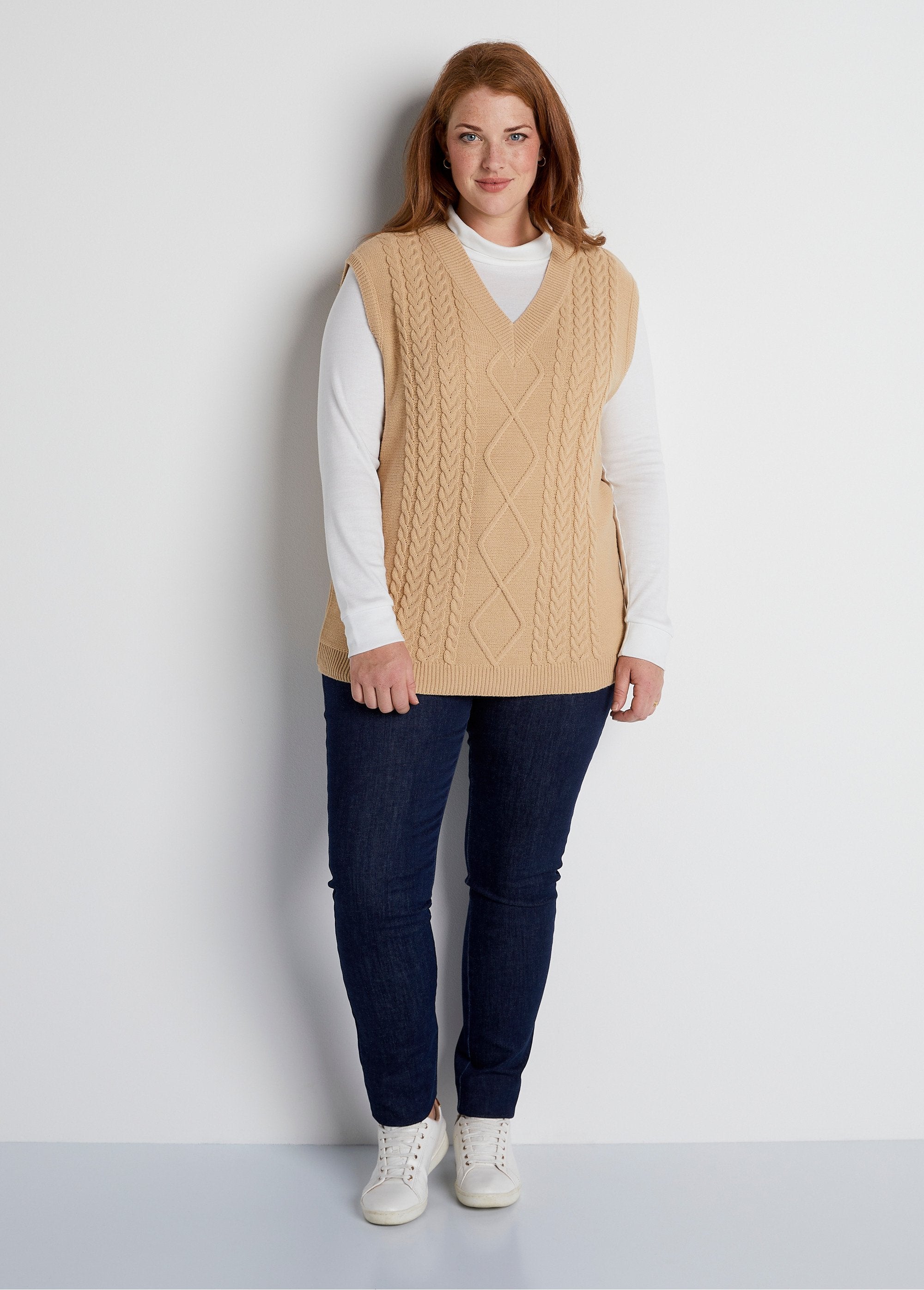 Pull_col_V_sans_manches_maille_fantaisie_Beige_SF1_curvy