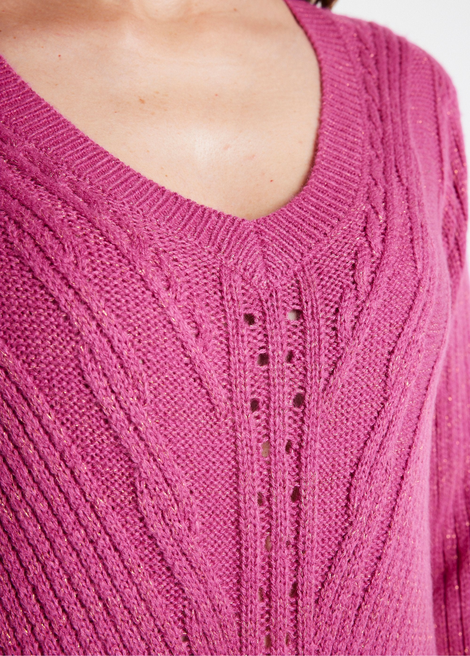 Pull_col_V_uni_maille_fantaisie_Cassis_DE1_slim