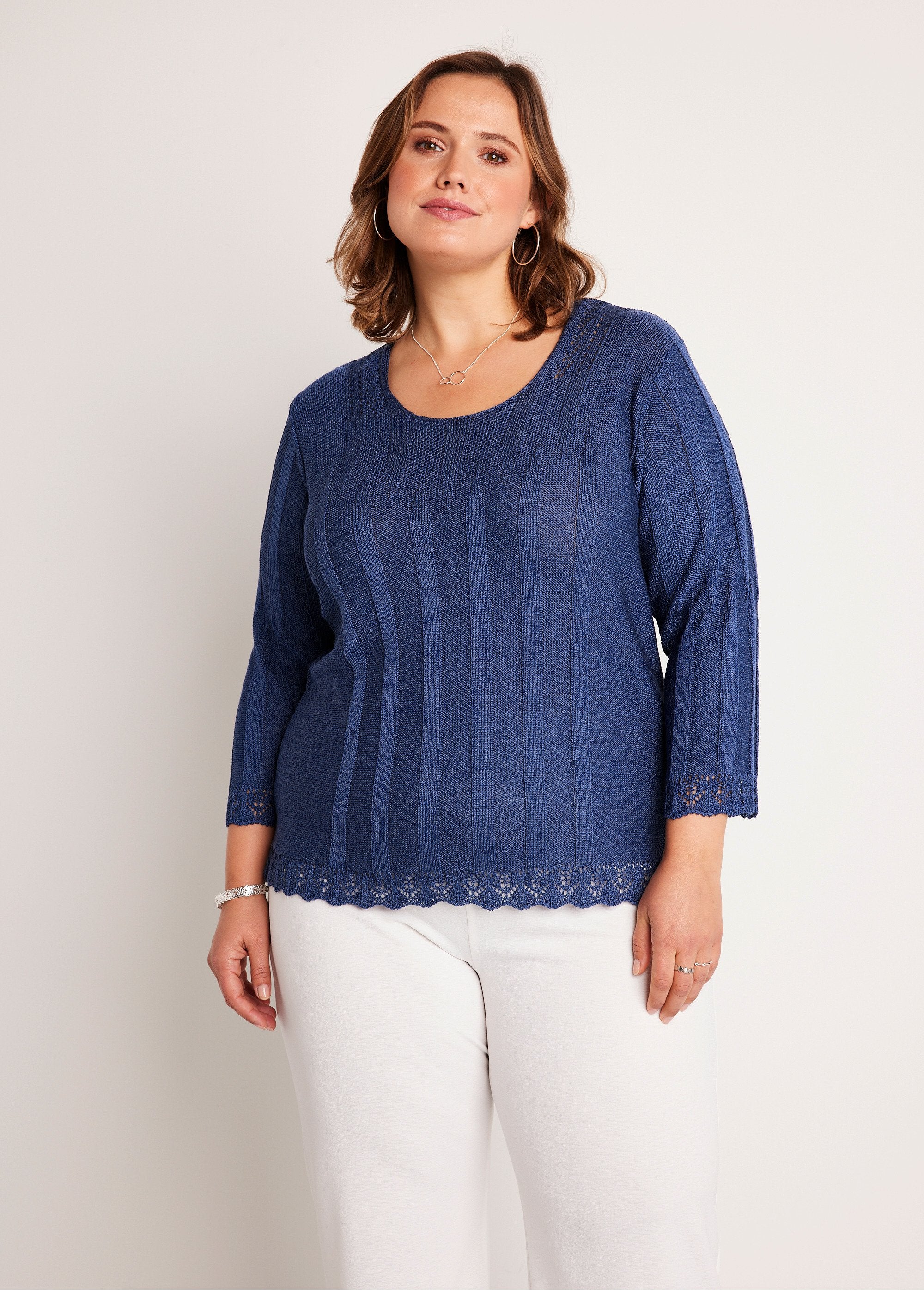 Pull_court_ajouré_col_rond_Bleu_FA1_curvy