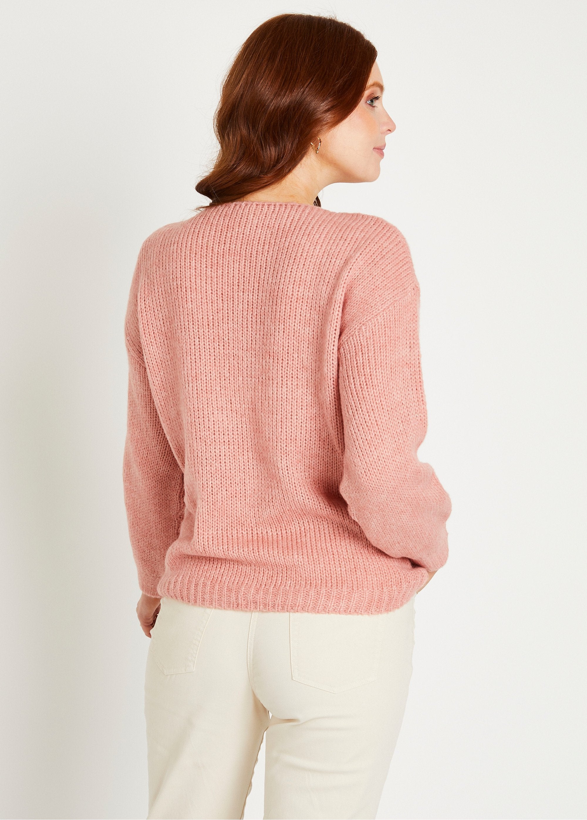 Pull_court_ample_col_rond_grosse_maille_Rose_poudre_DO1_slim