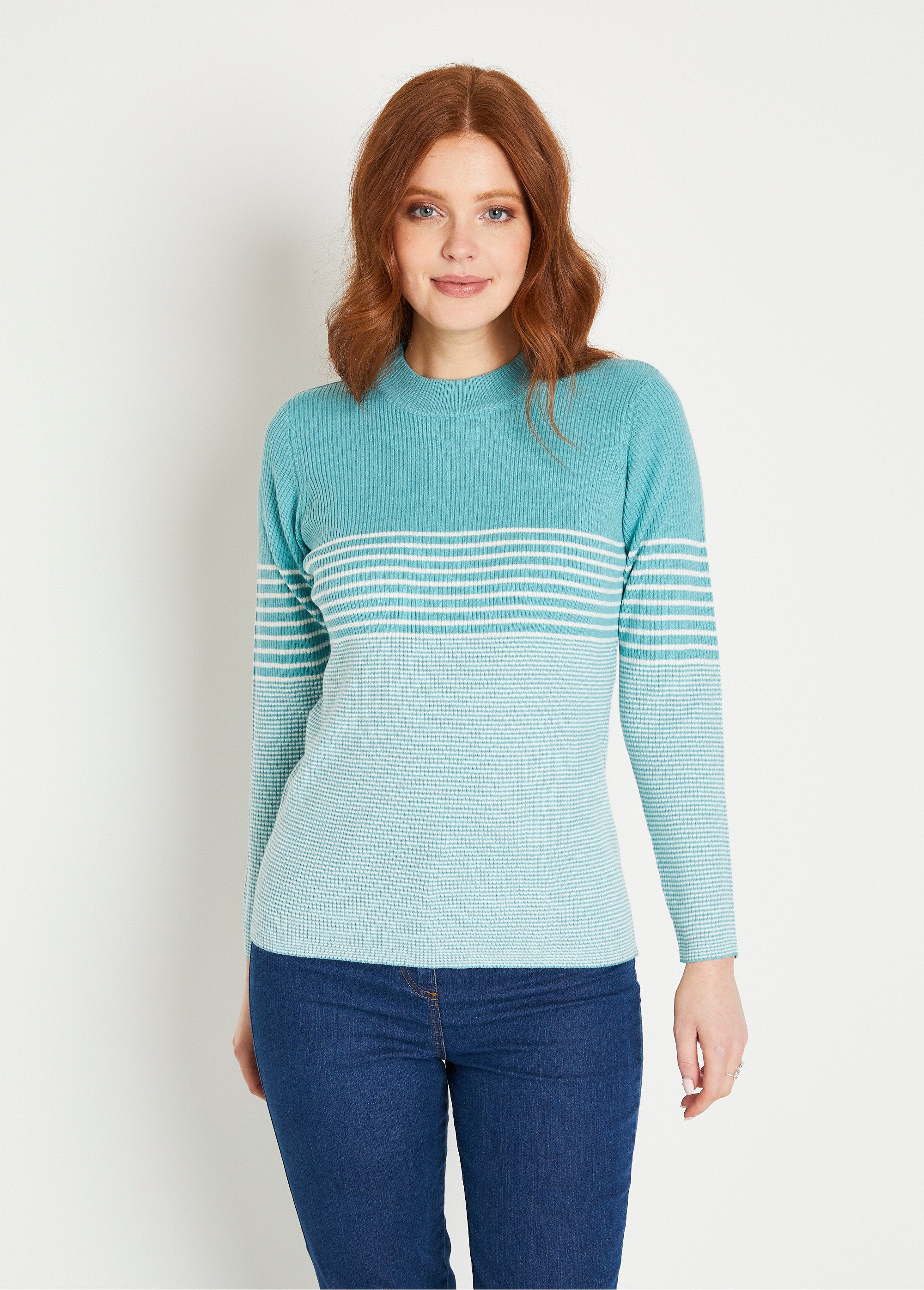 Pull_court_col_montant_maille_côtelée_Aqua_et_ecru_FA1_slim