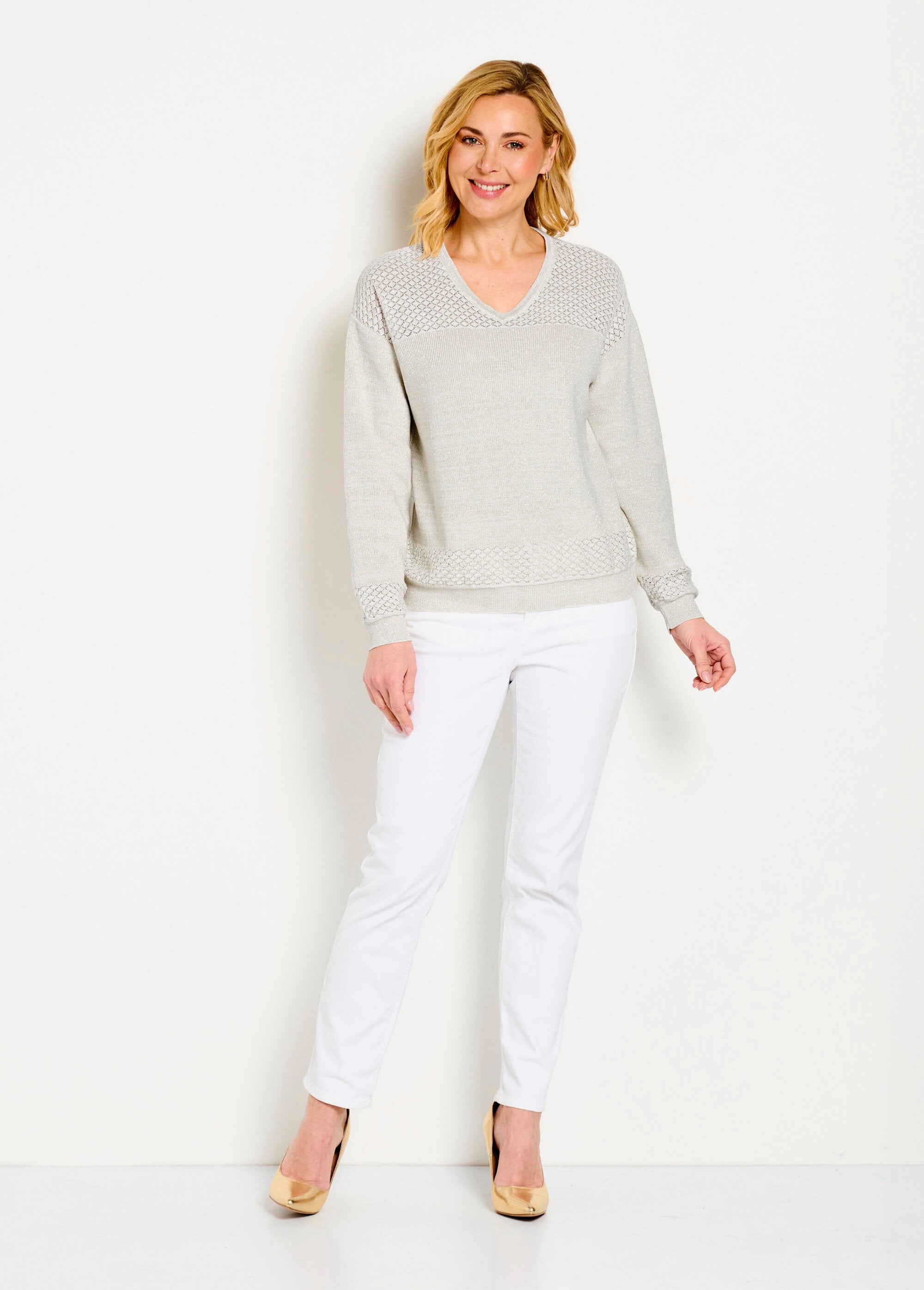 Pull_court_irisé_doux_col_V_manches_longues_Beige_dore_SF1_slim