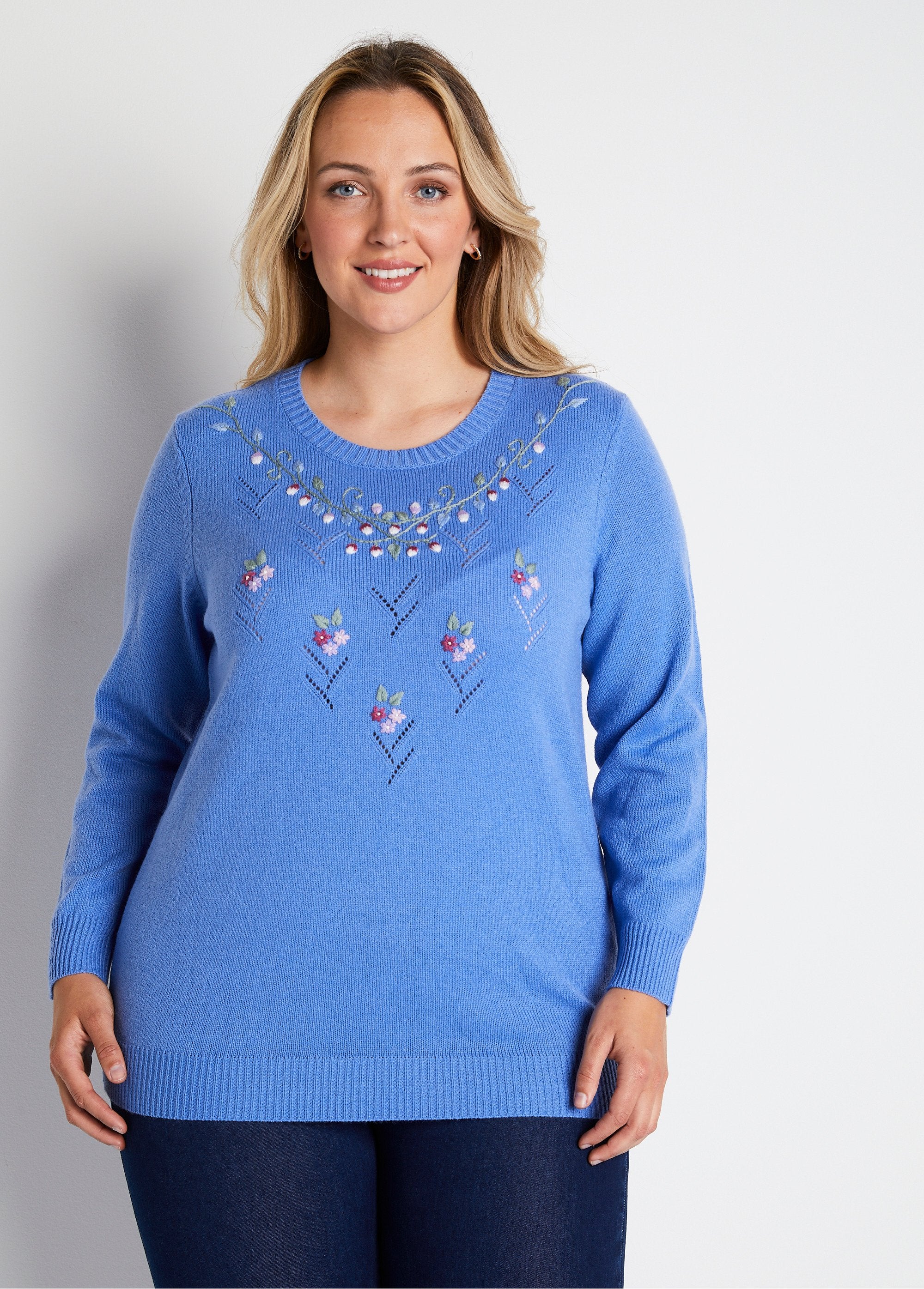 Jersey_cuello_redondo_calado_bordado_liso_suave_Azul_FA1_curvy