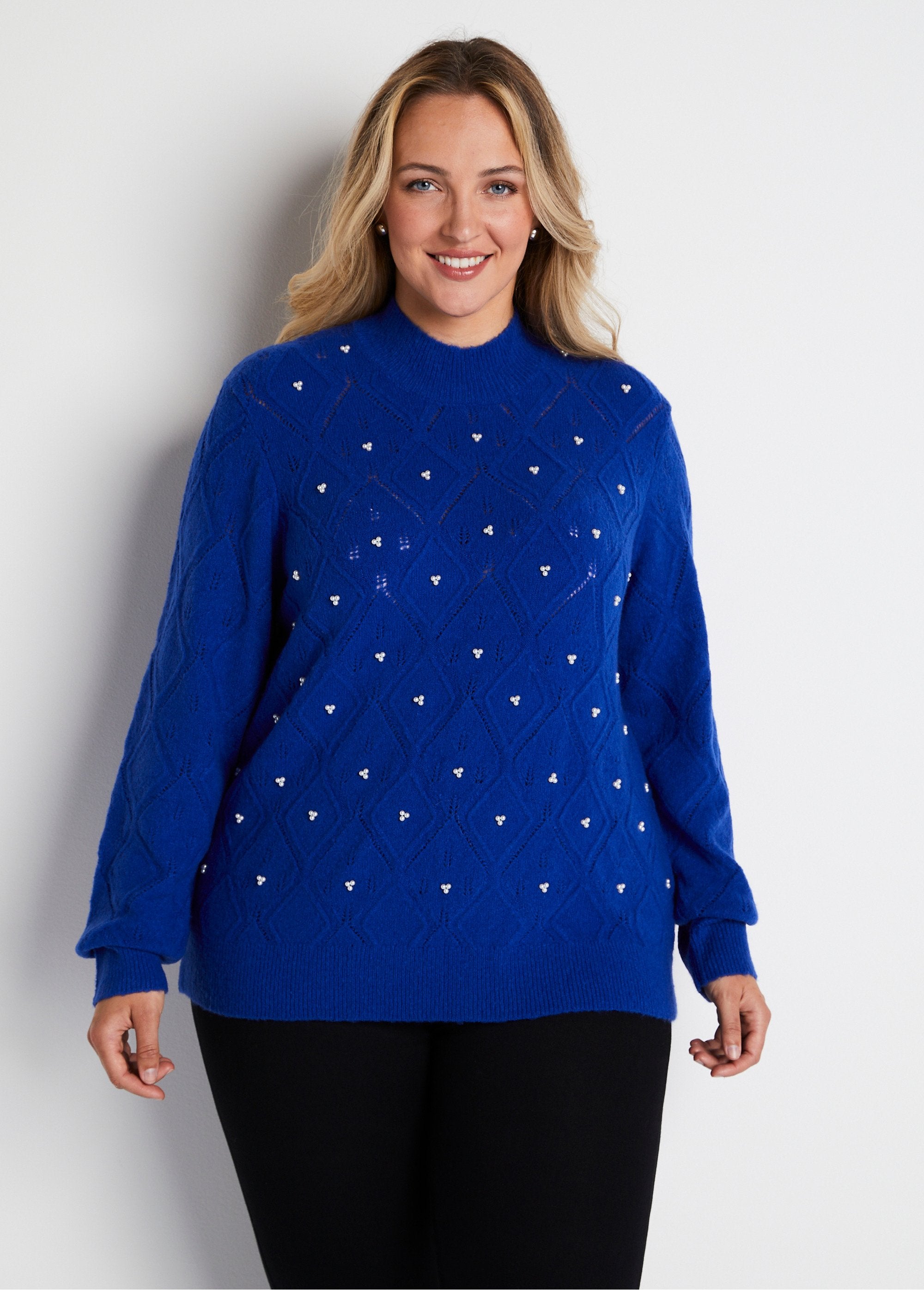 Pull_doux_ajouré_perlé_col_montant_Bleu_FA1_curvy