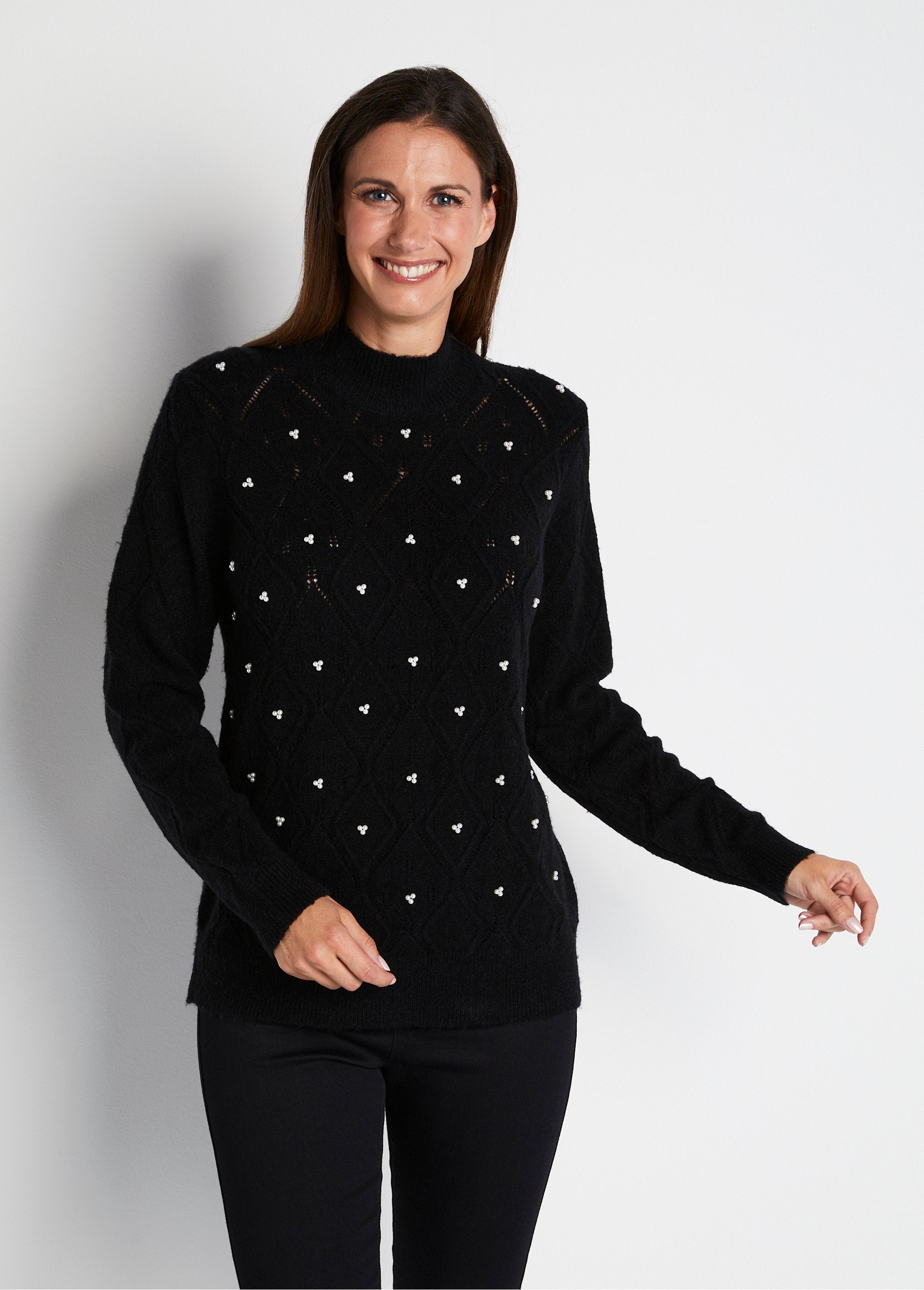 Pull_doux_ajouré_perlé_col_montant_Noir_FA1_slim