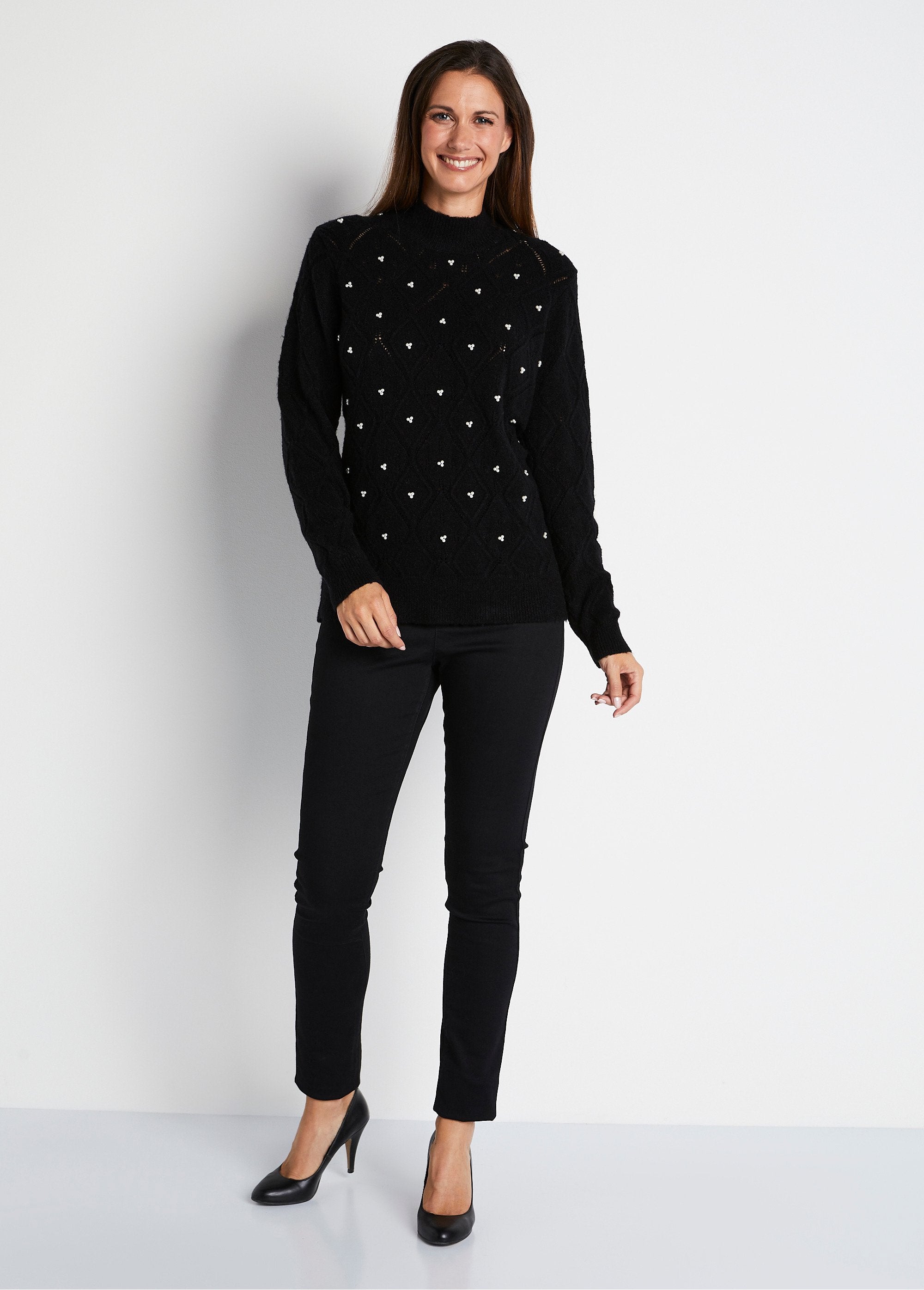 Pull_doux_ajouré_perlé_col_montant_Noir_SF1_slim