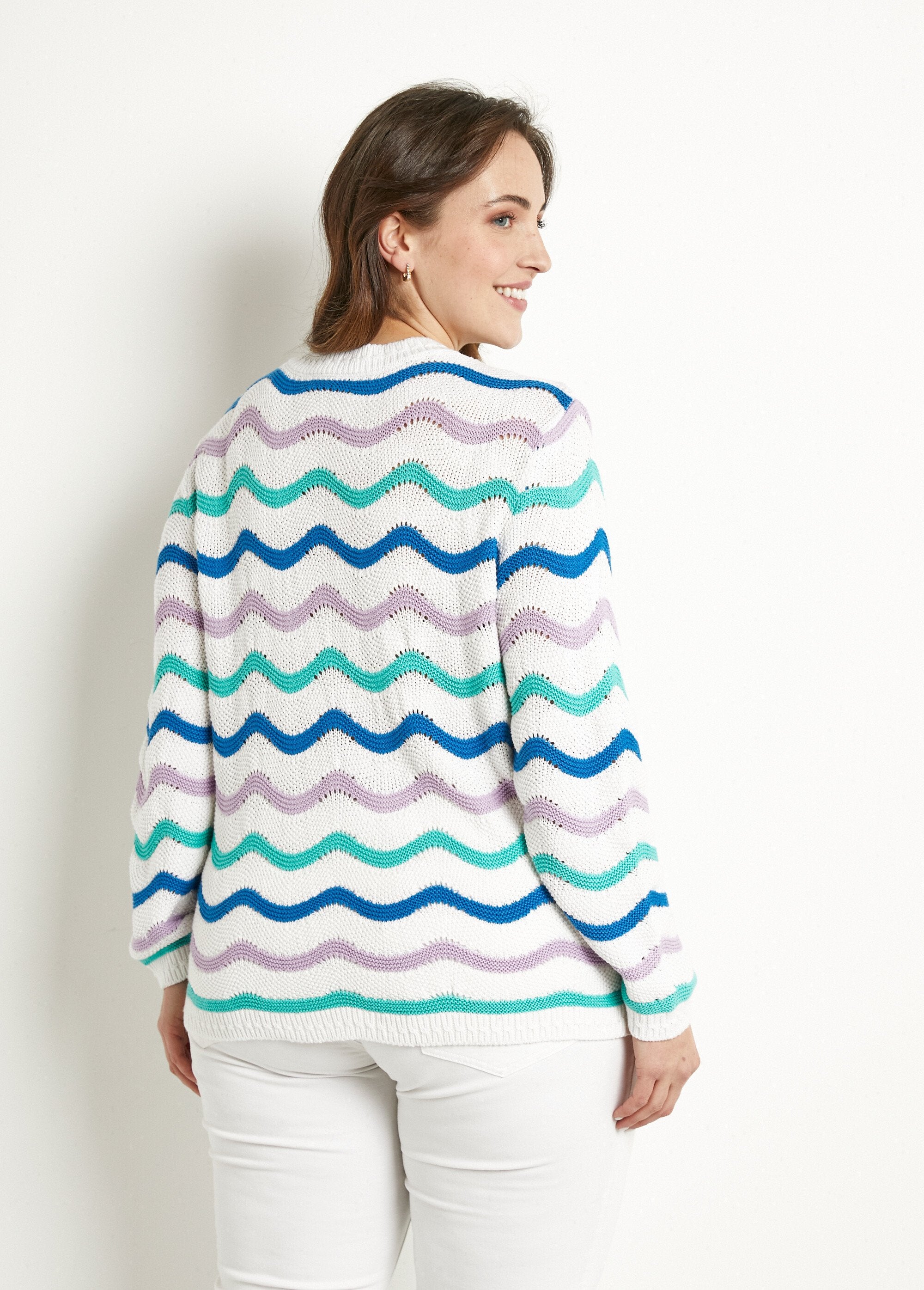 Pull_doux_col_rond_reliefé_rayé_point_mousse_Fond_ecru_DO1_curvy