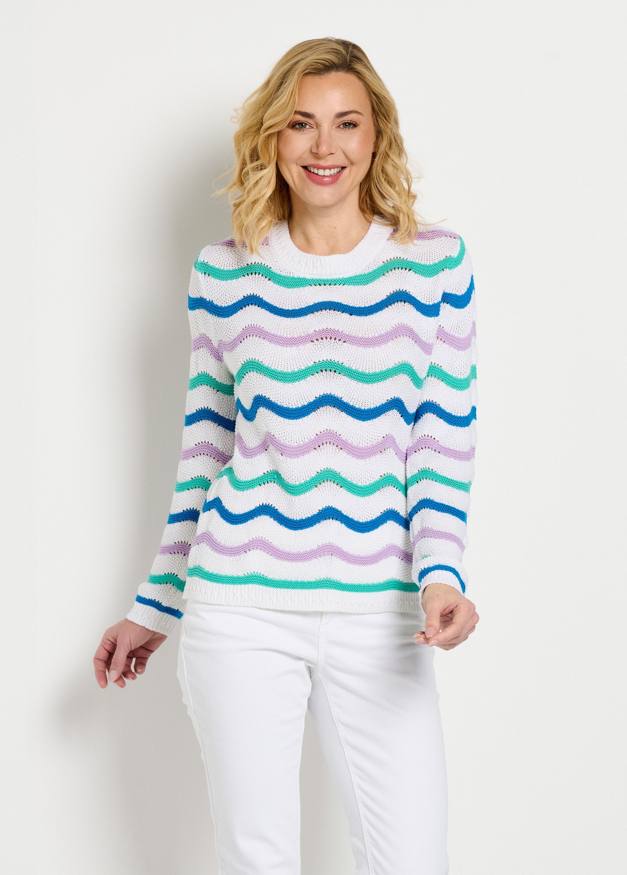 Pull_doux_col_rond_reliefé_rayé_point_mousse_Fond_ecru_FA1_slim