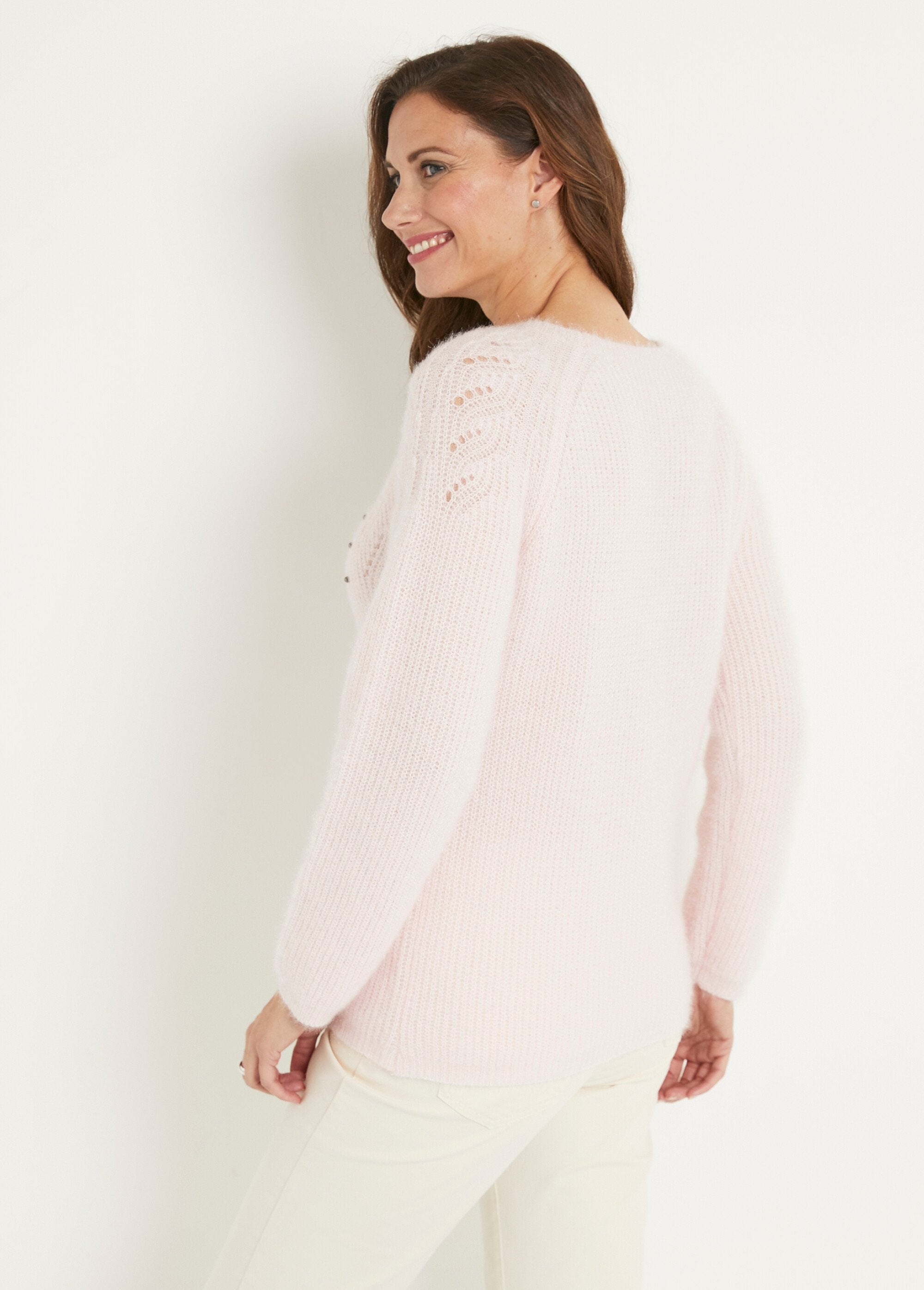 Pull_doux_maille_poilue_col_rond_perlé_ajouré_Rose_DO1_slim