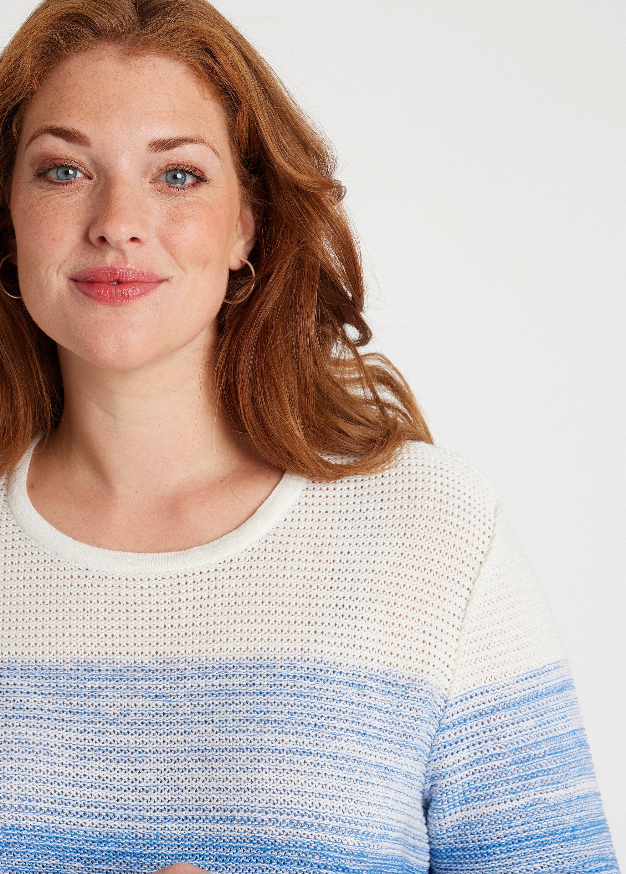 Pull_doux_manches_3/4_coton_Blanc_et_bleu_DE1_curvy