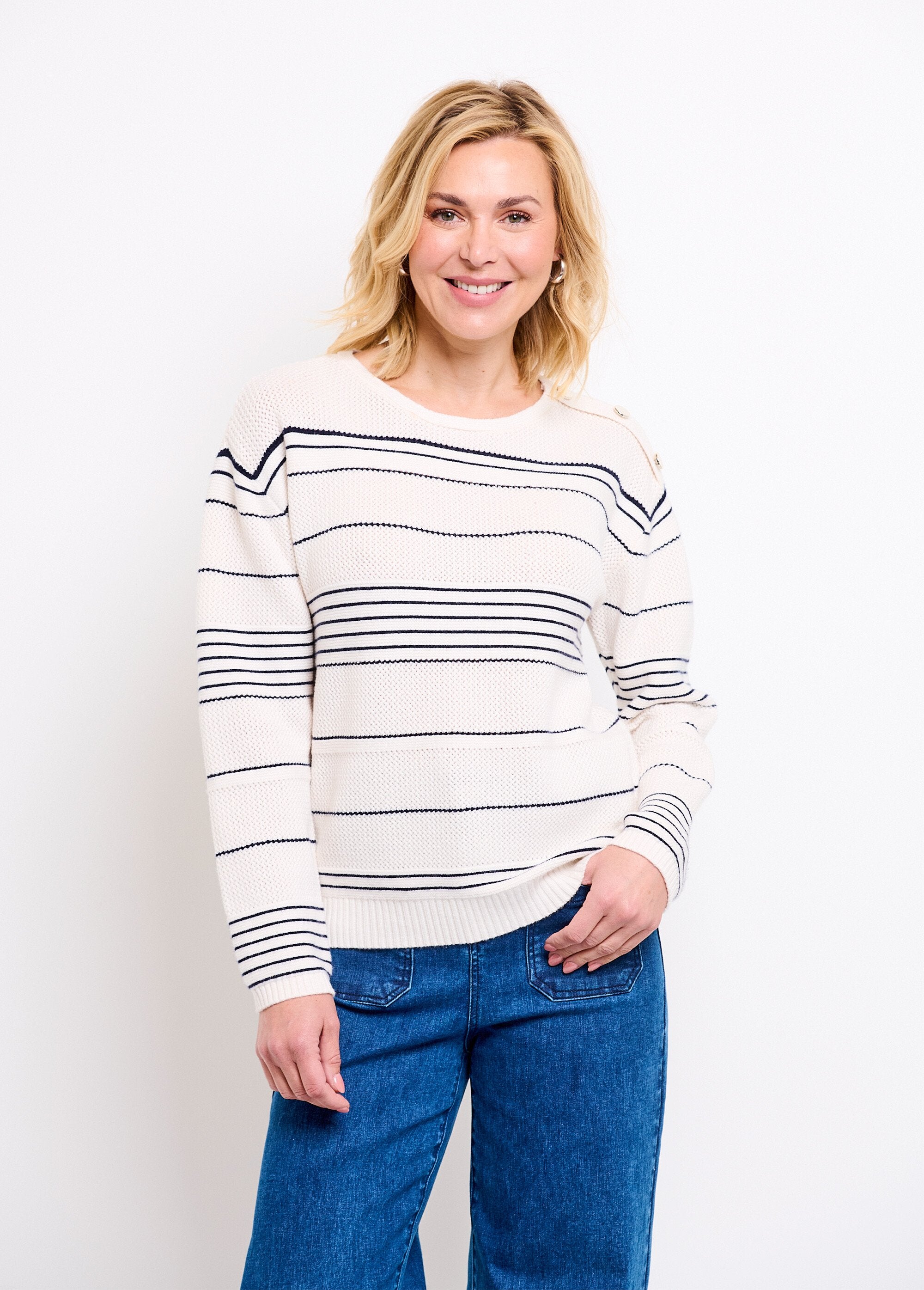 Pull_doux_rayé_col_rond_esprit_marinière_Ecru_et_marine_FA1_slim