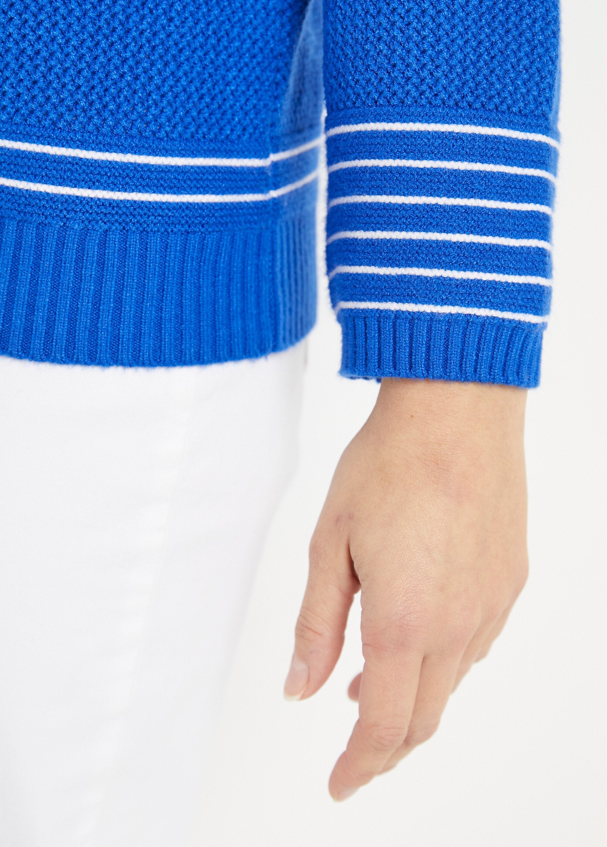 Pull_doux_rayé_col_rond_esprit_marinière_Bleu_dur_et_blanc_DE2_slim