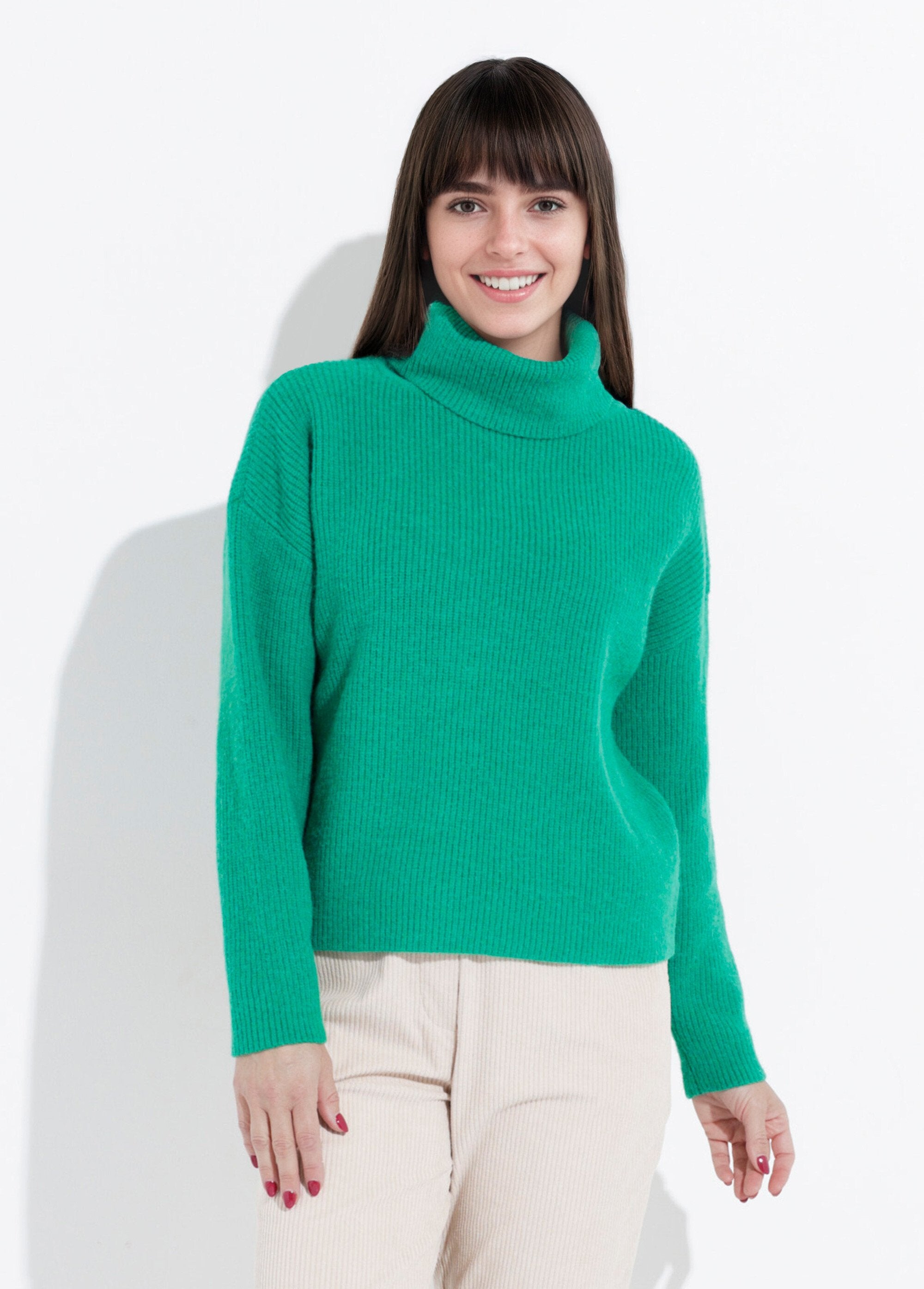 Pull_en_maille_avec_col_roulé_souple_Vert_FA1_slim
