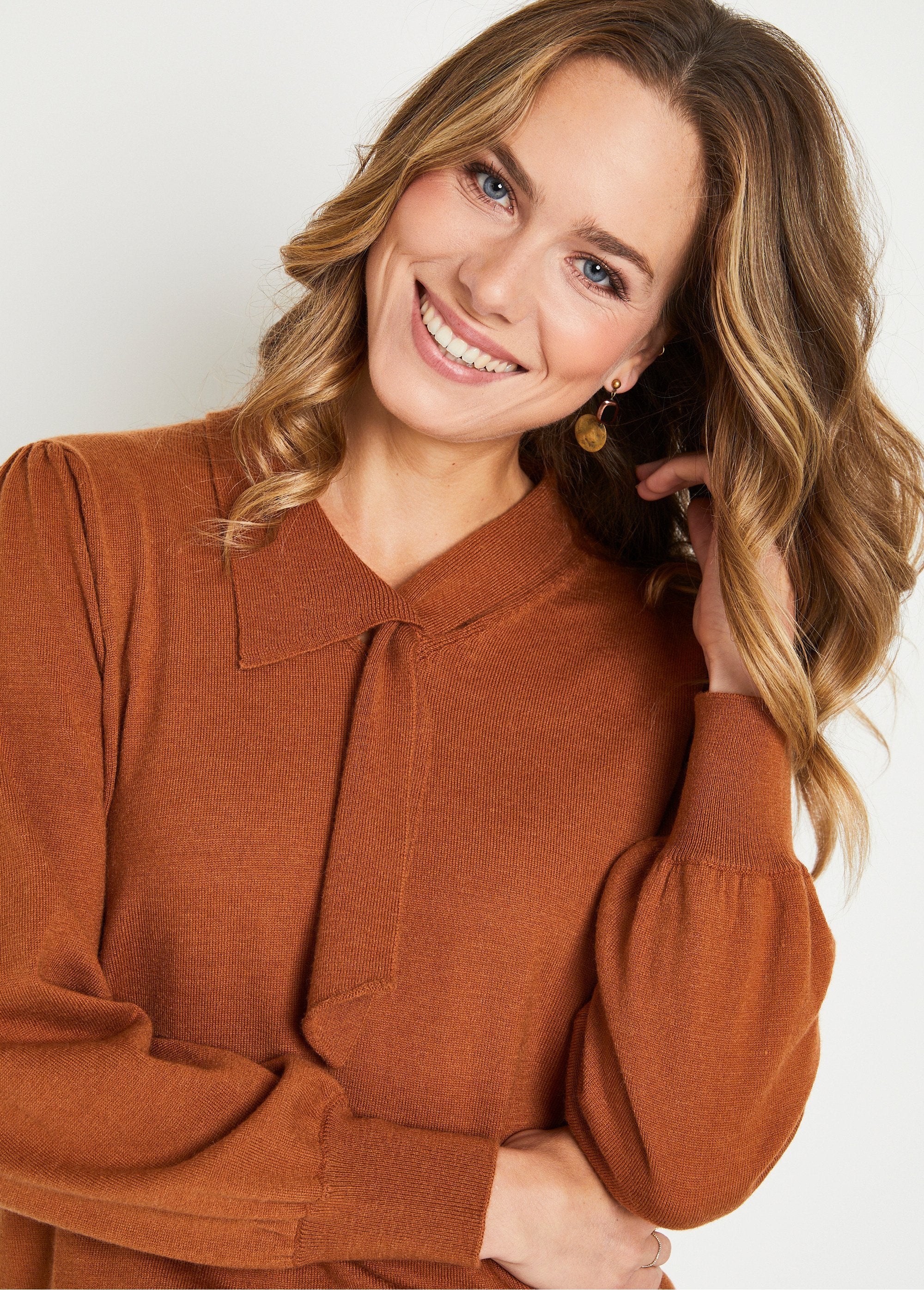 Pull_fin_col_cravate_mélange_laine_Caramel_DE1_slim