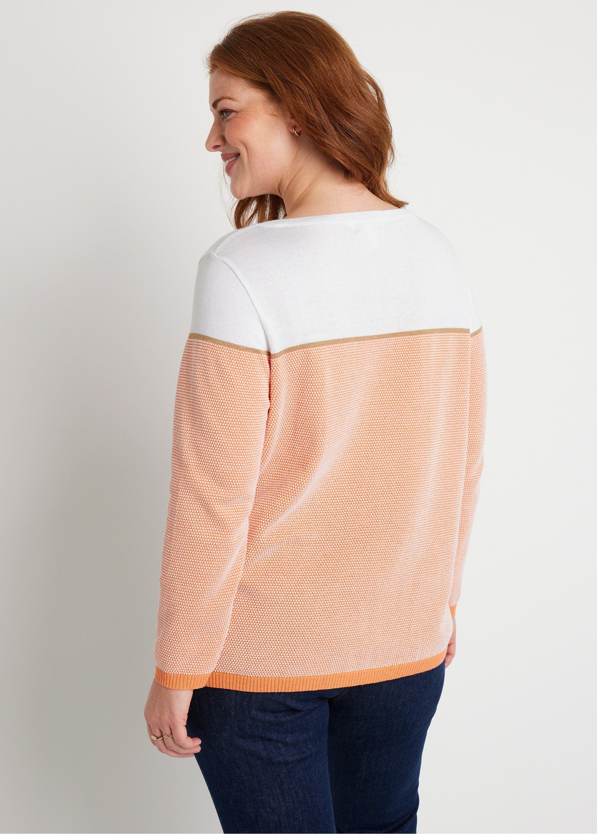 Pull_fin_col_rond_manches_longues_Blanc_et_orange_DO1_curvy