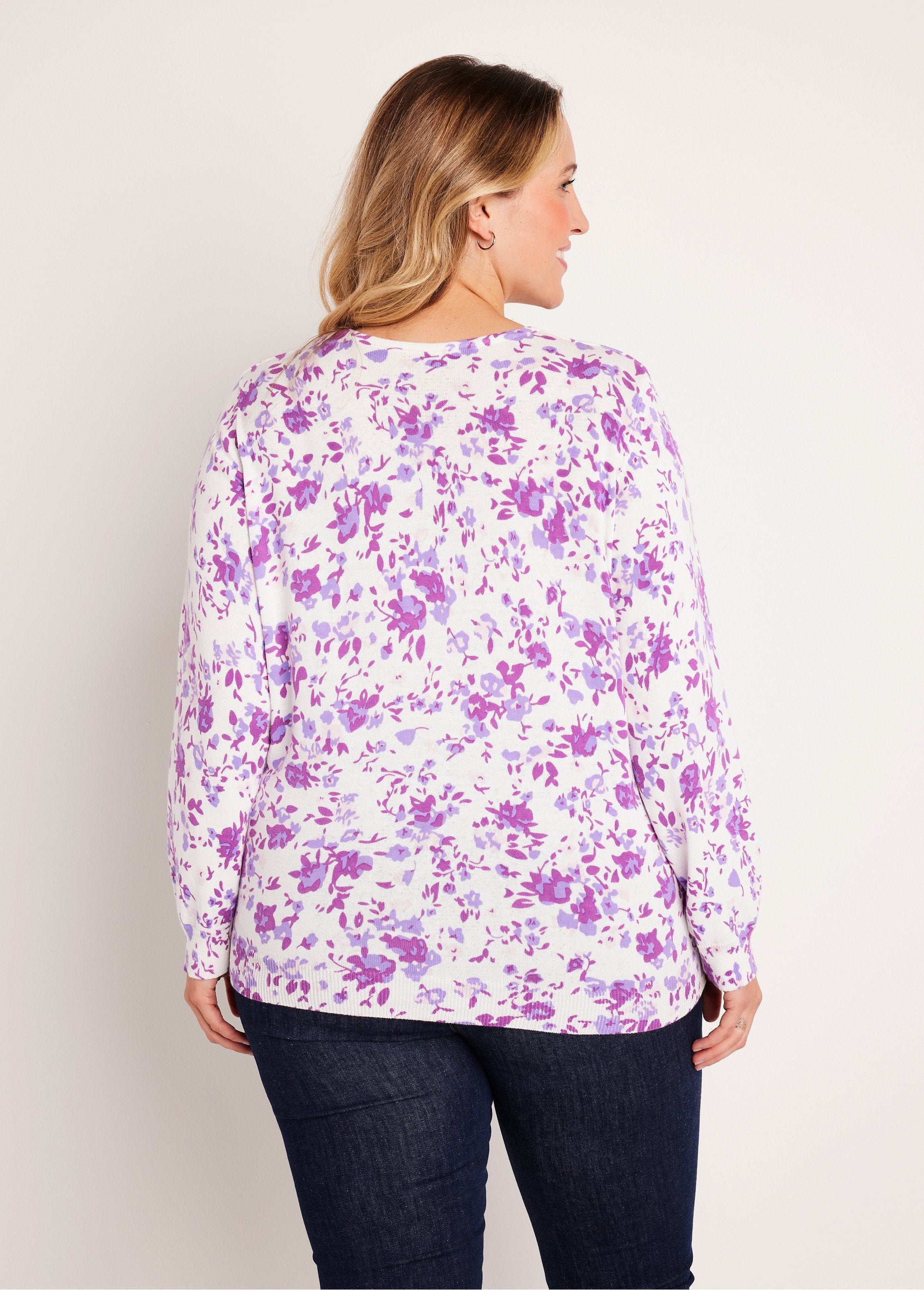 Pull_fleuri_fin_Lilas_DO1_curvy