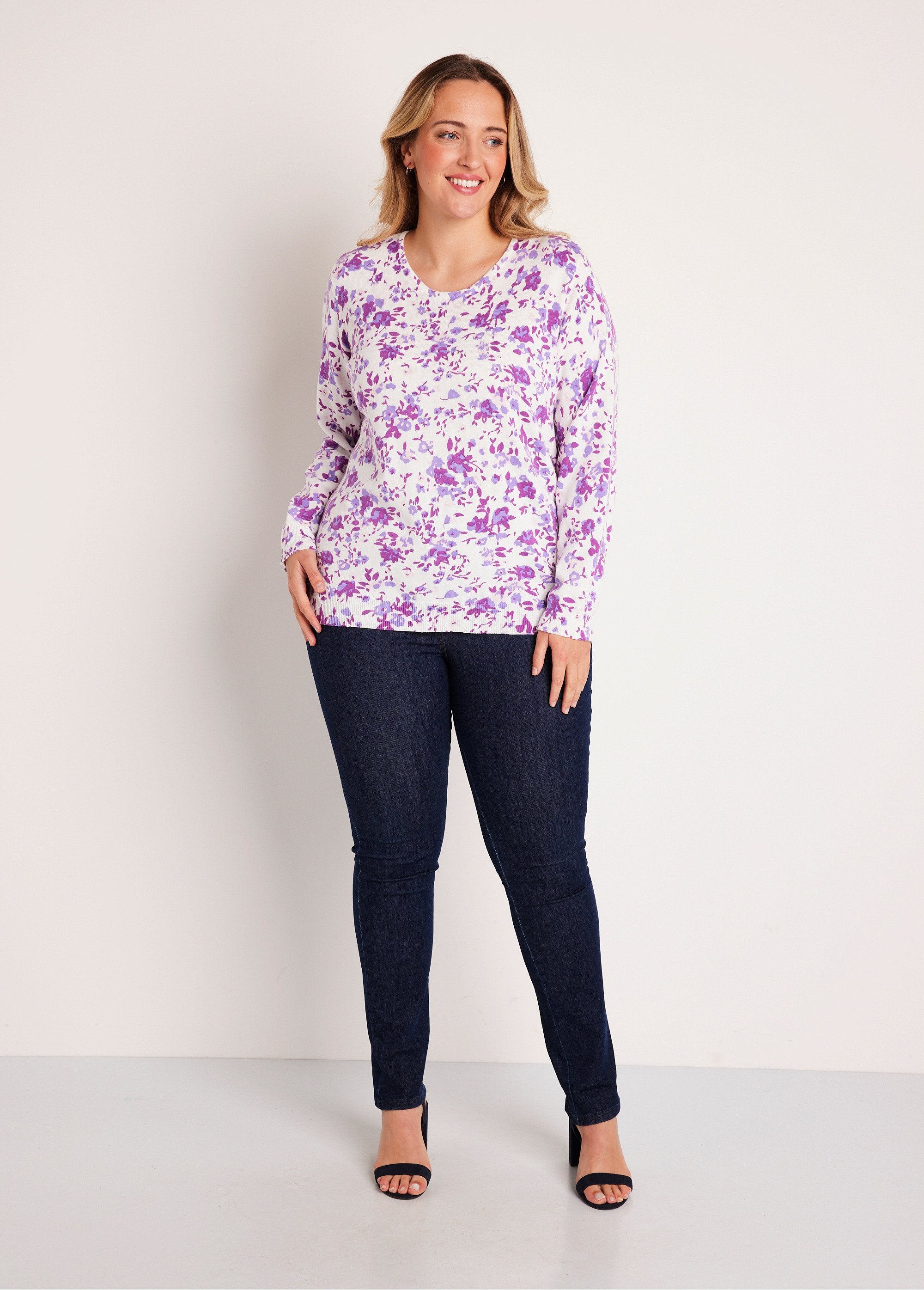 Pull_fleuri_fin_Lilas_SF1_curvy