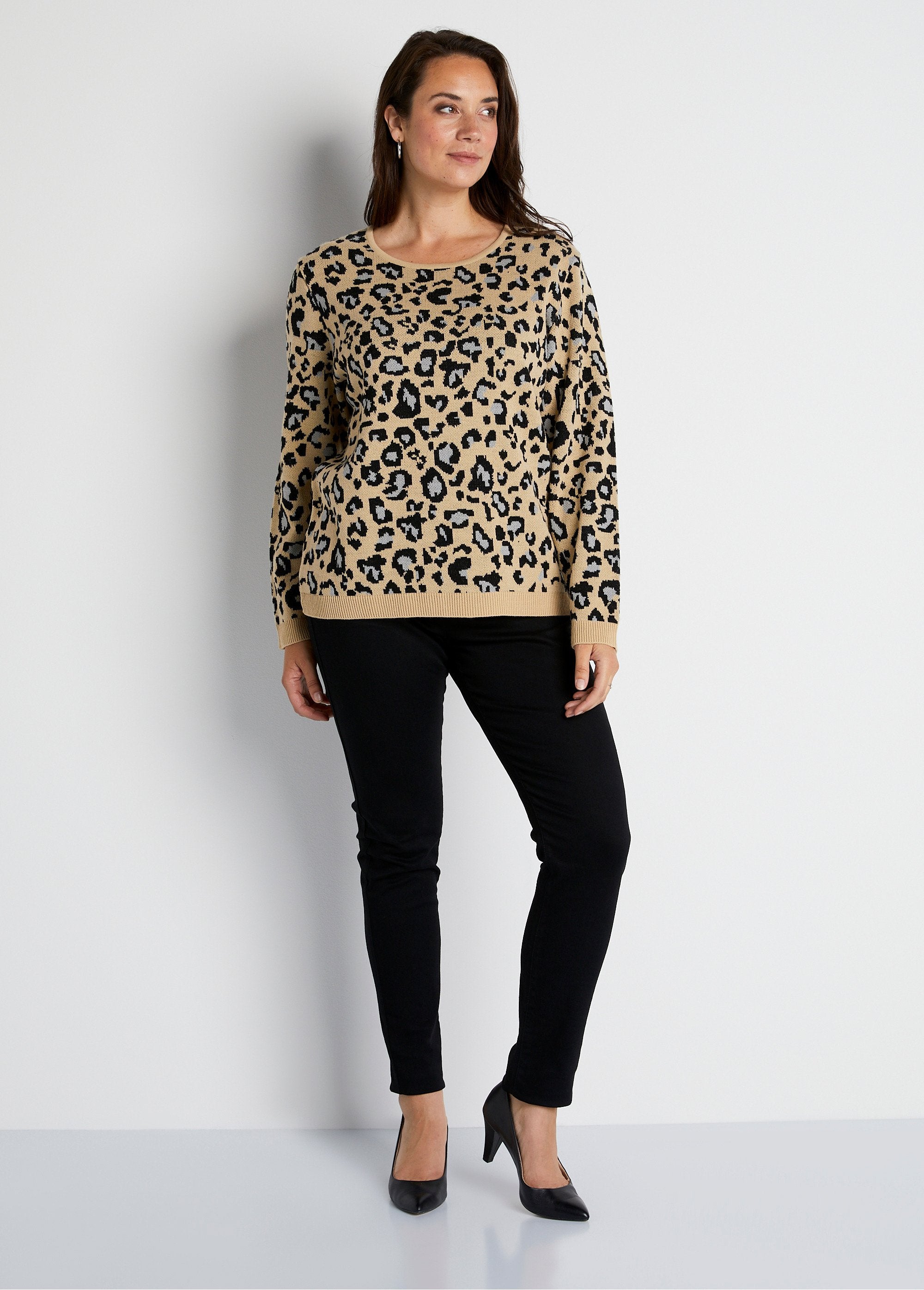 Suéter_jacquard_leopardo_com_gola_redonda_Bege_e_preto_SF1_curvy