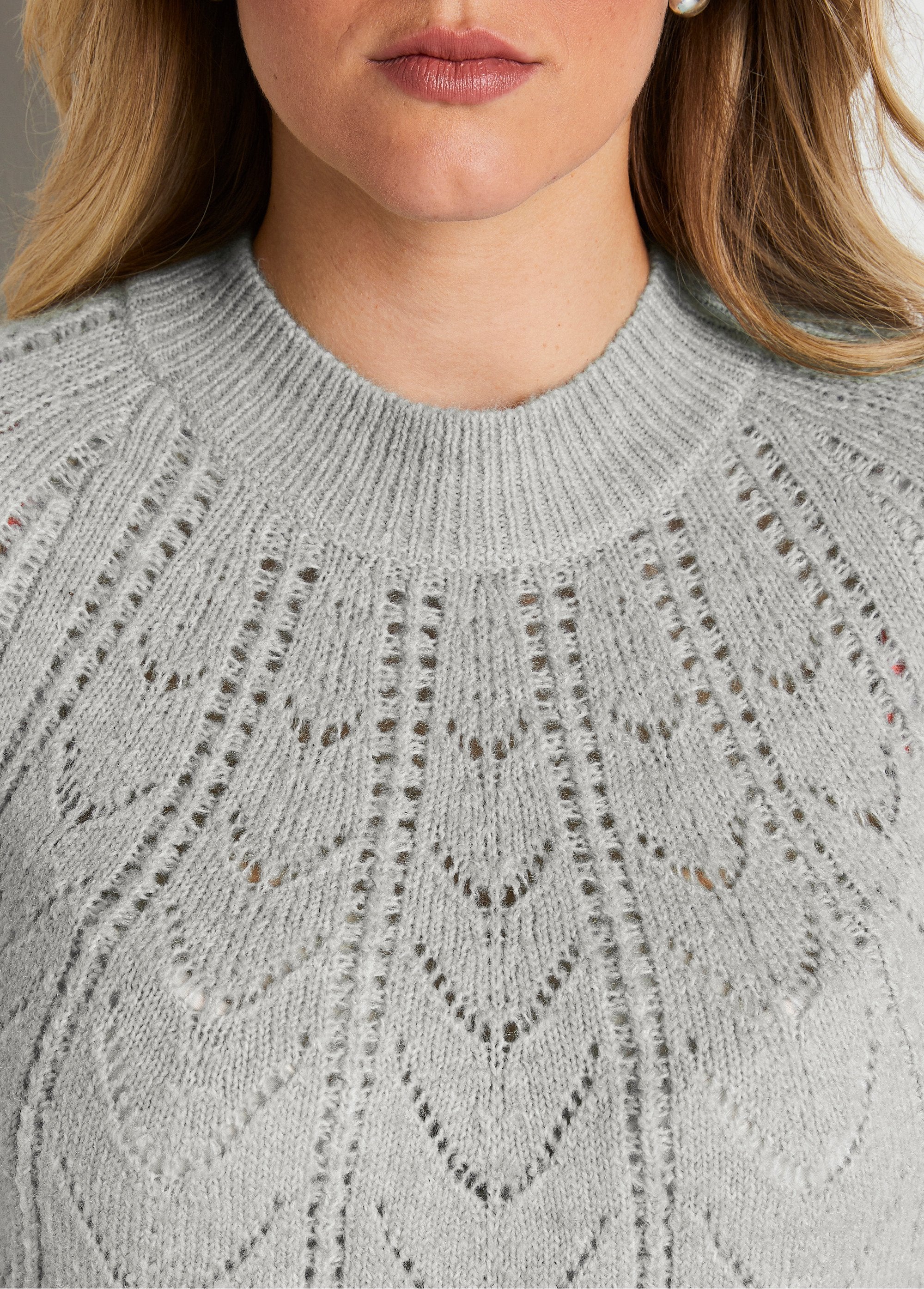 Pull_maille_chinée_ajourée_col_rond_Gris_chine_DE2_curvy