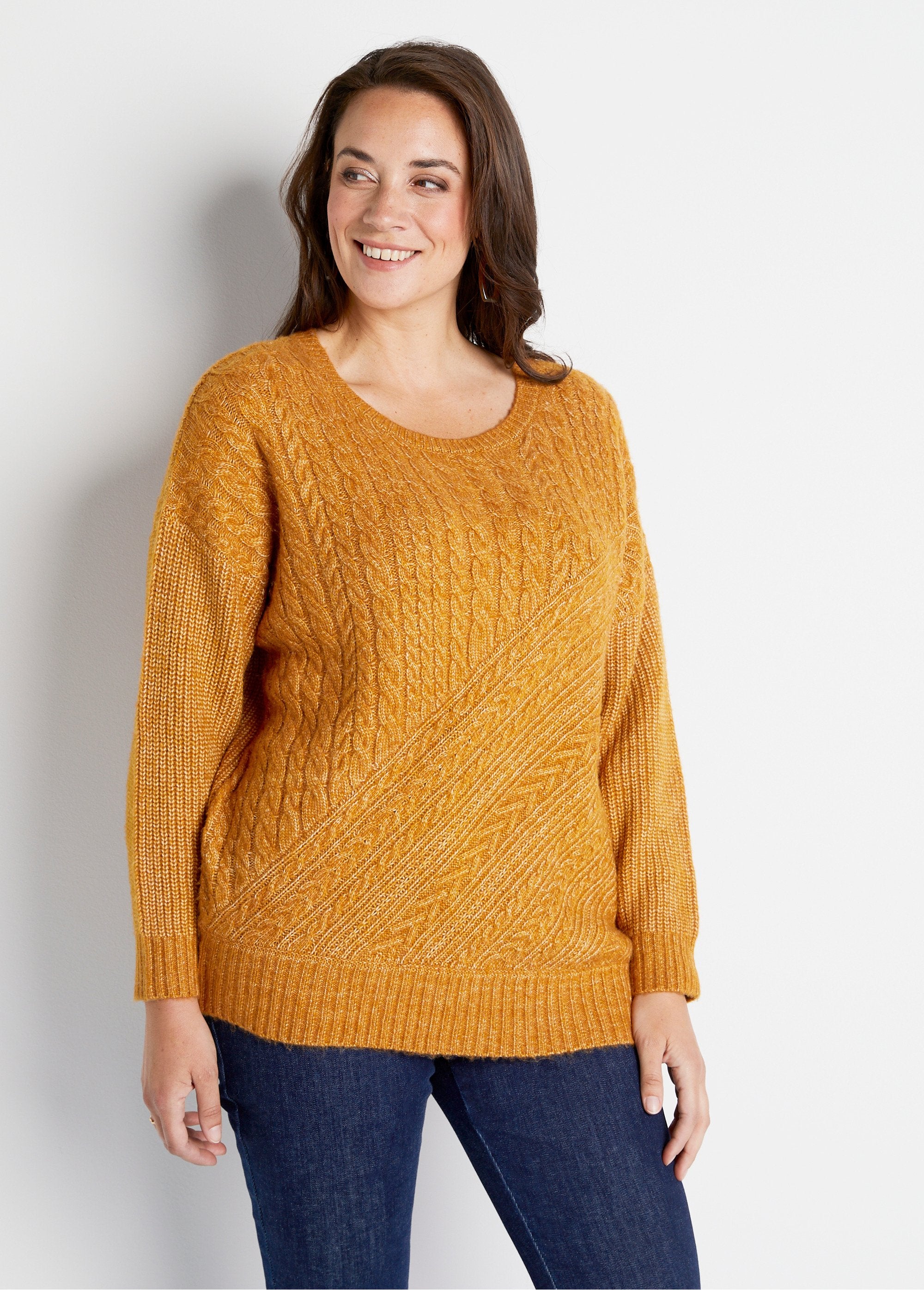 Pull_maille_chinée_perlée_torsadée_col_rond_Miel_FA1_curvy