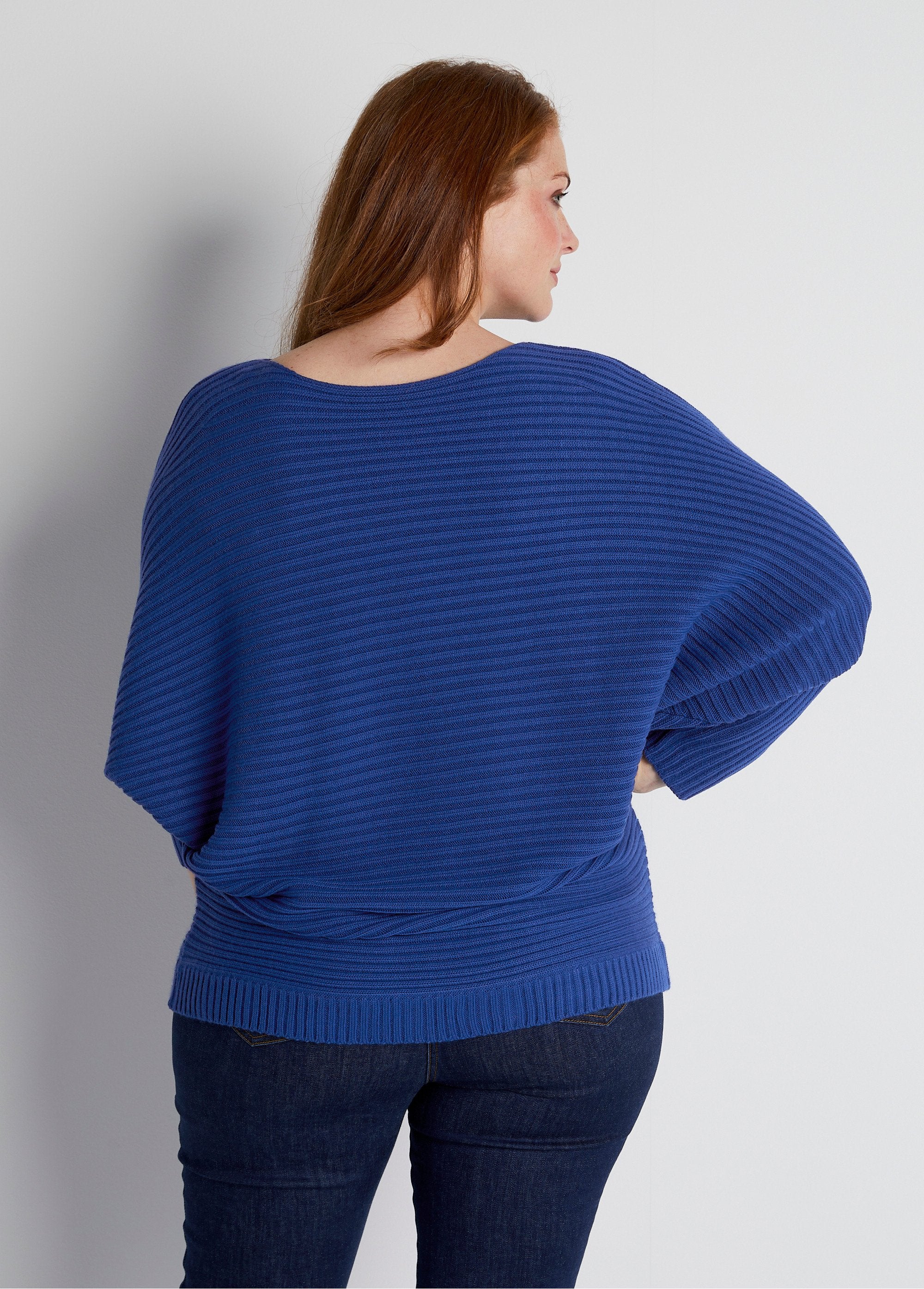 Pull_maille_côtelée_manches_chauve-souris_Bleu_DO1_curvy