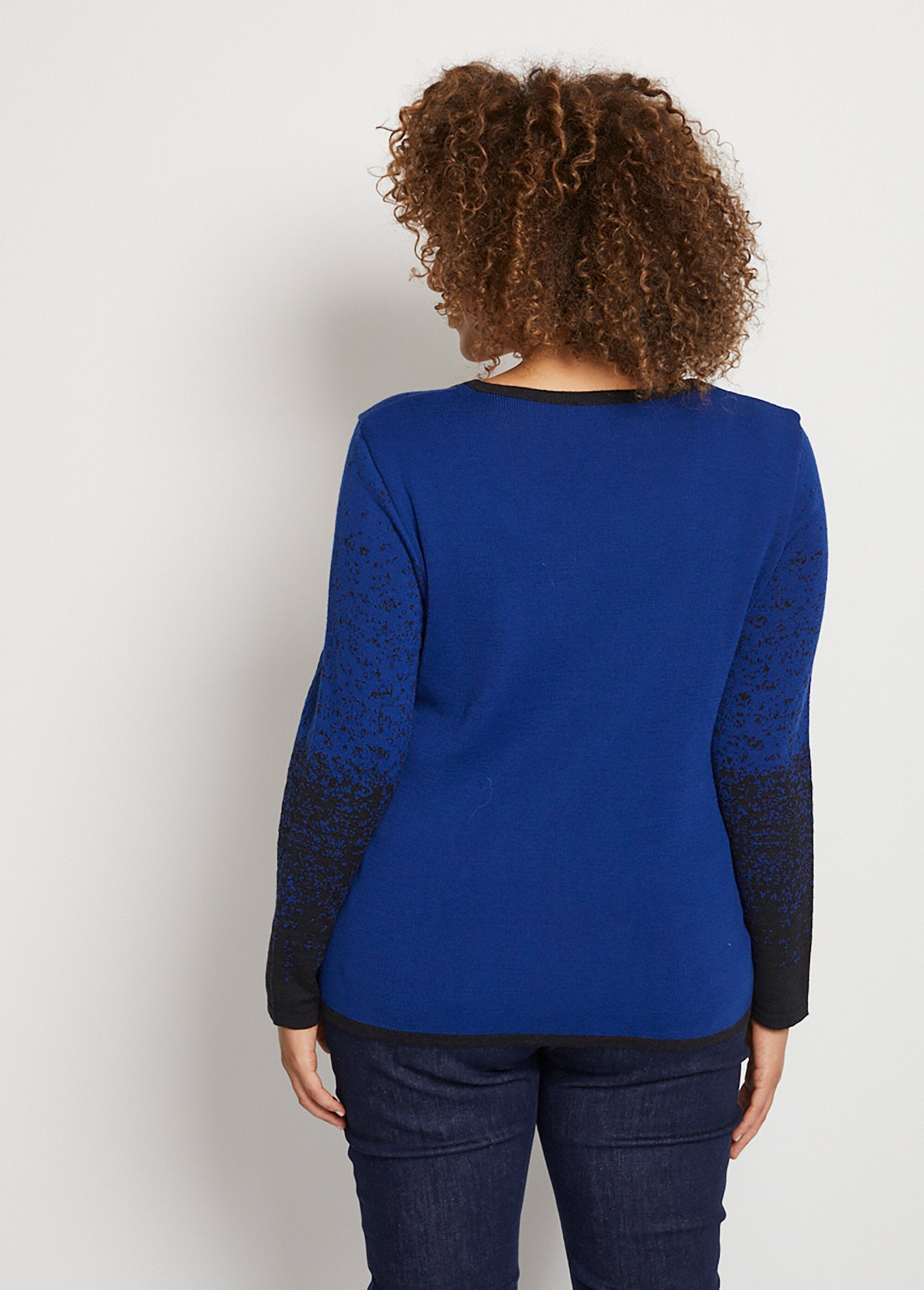 Pull_chaud_laine_mérinos_jacquard_col_rond_Noir_et_bleu_DO1_curvy