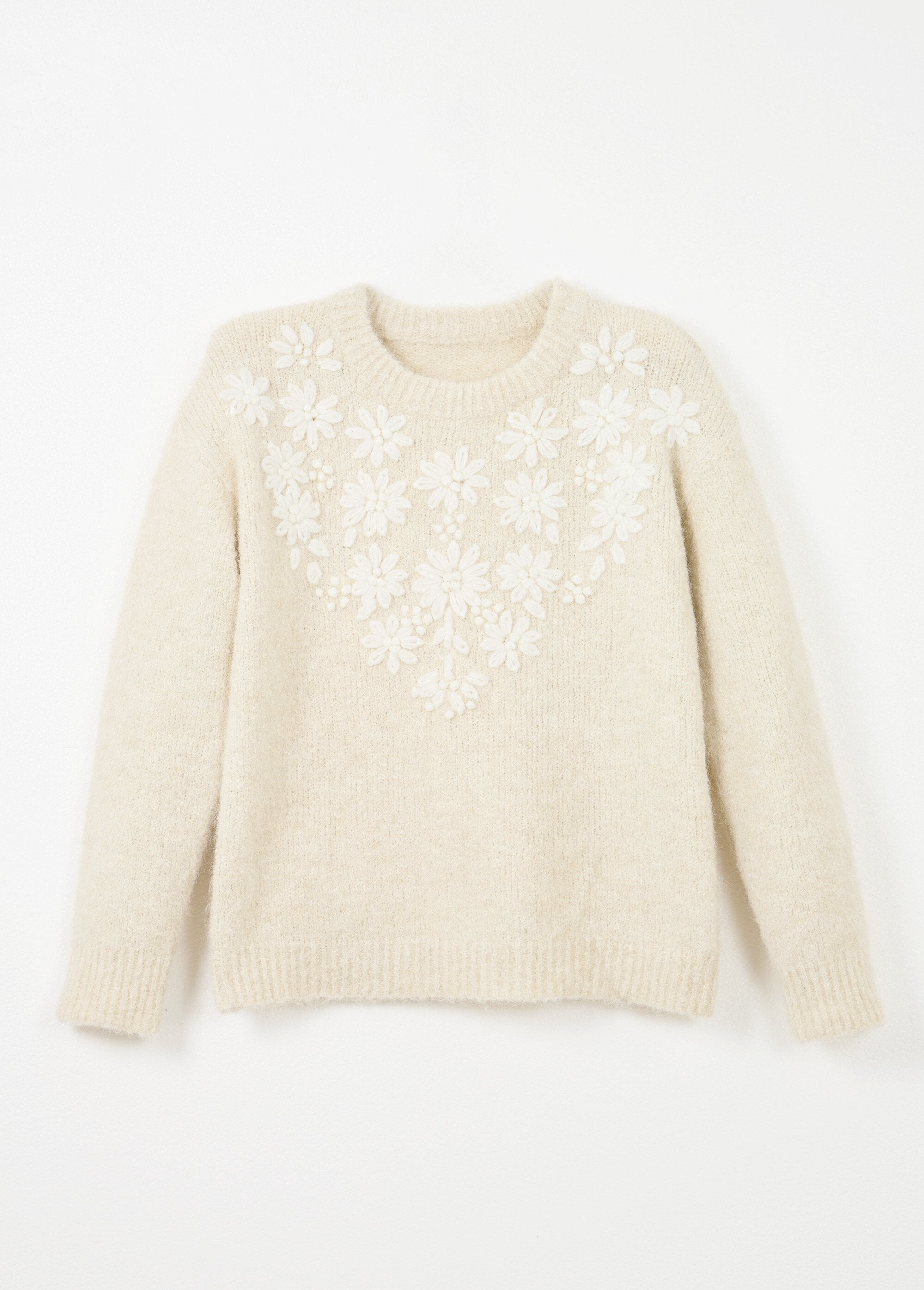 Zachte_trui_met_ronde_hals_en_geborduurde_bloemen_Beige_AP1_slim