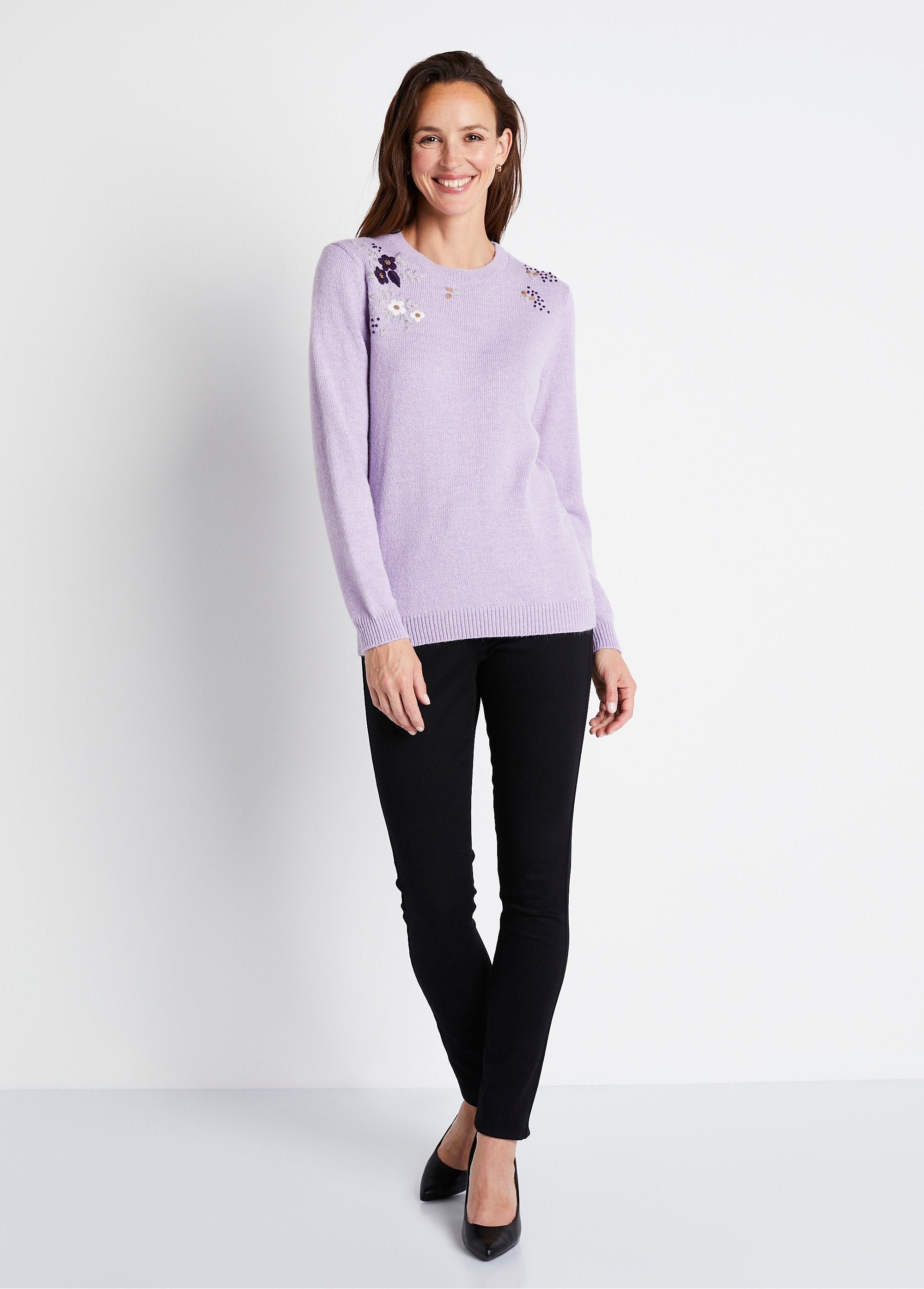 Pull_doux_uni_brodé_col_rond_manches_longues_Lilas_SF1_slim