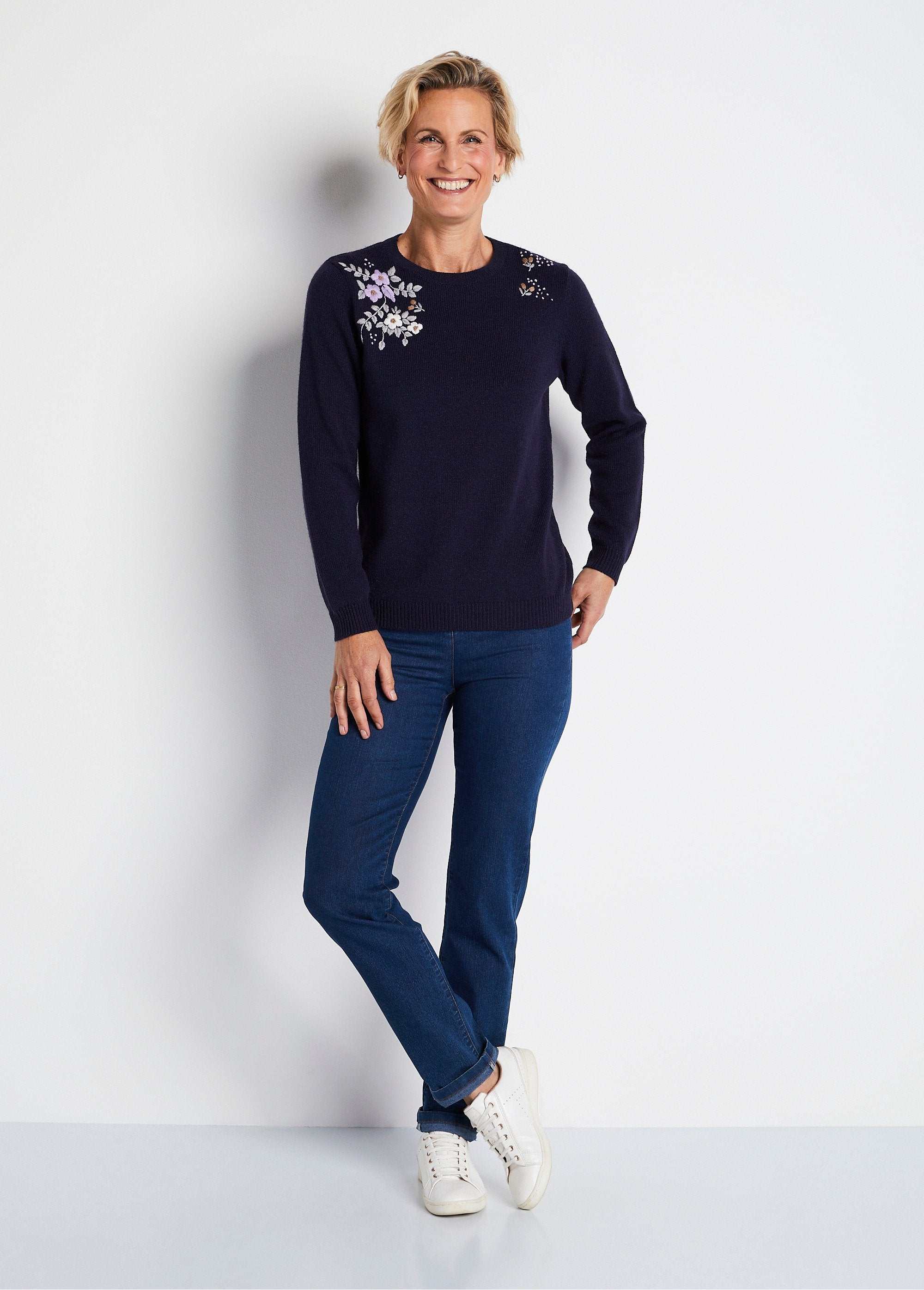 Pull_doux_uni_brodé_col_rond_manches_longues_Marine_SF1_slim