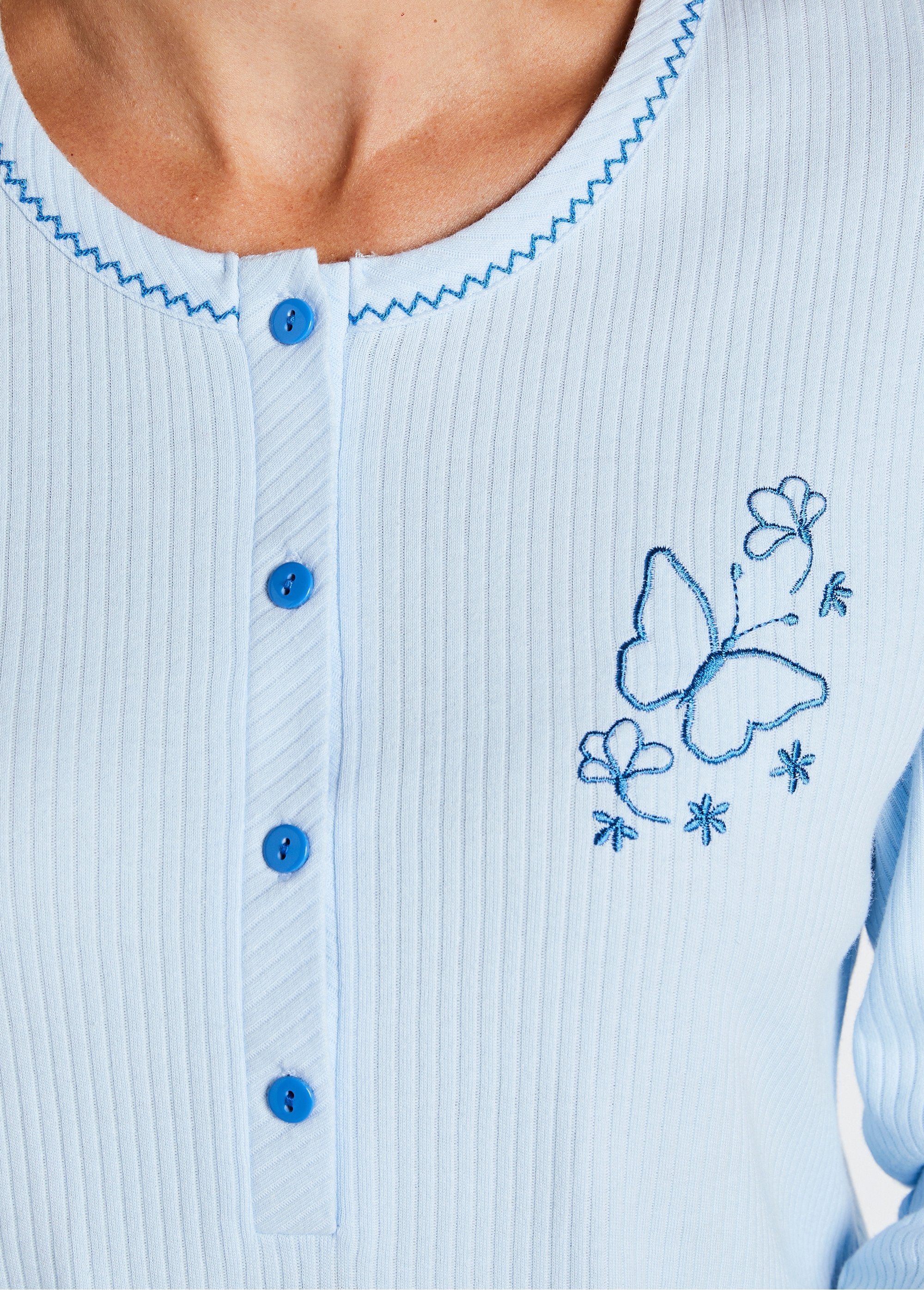 Embroidered_pajamas_Blue_DE2_slim