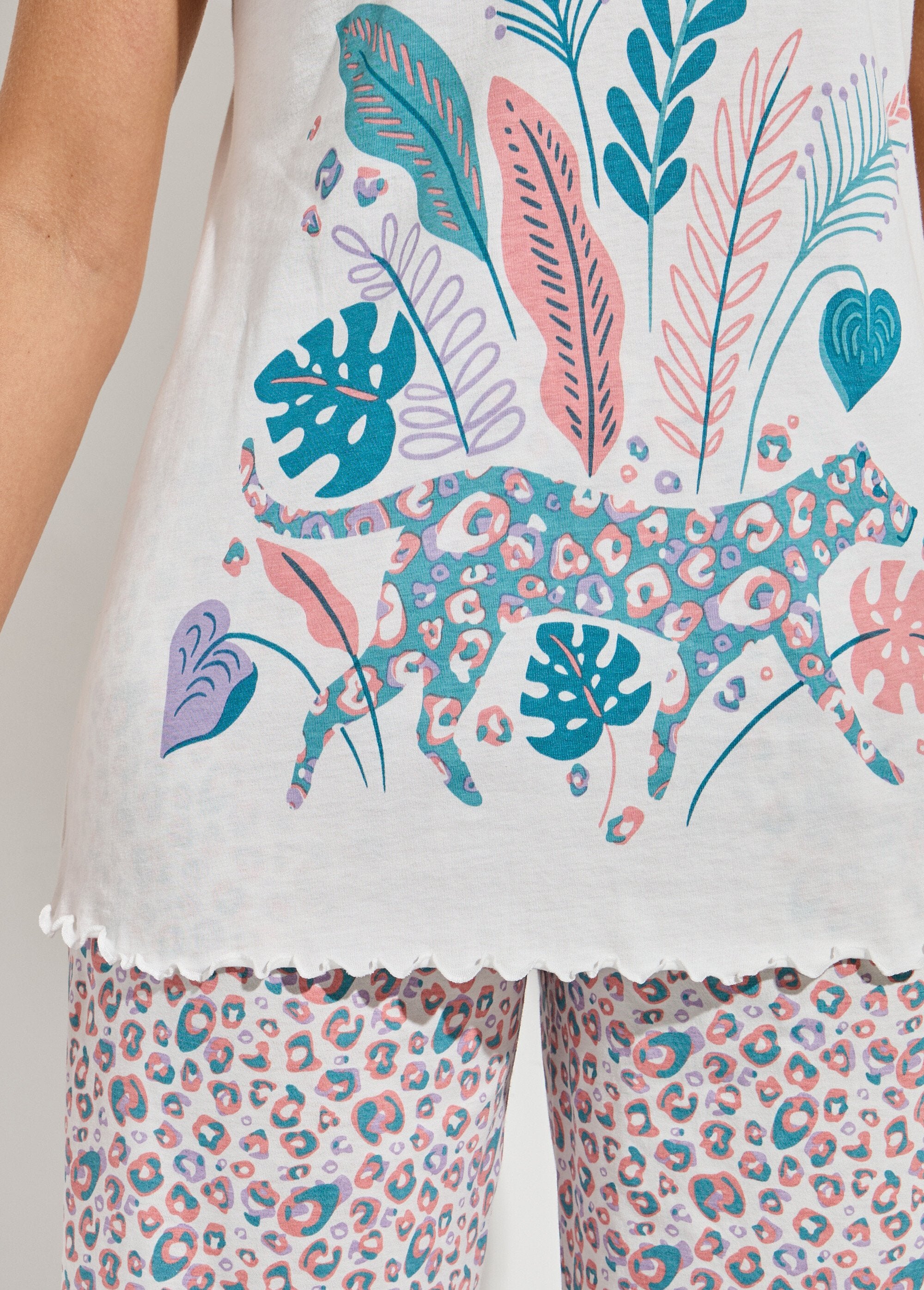 Short_cotton_pajamas_with_V-neck_and_short_sleeves_Ecru_DE2_slim