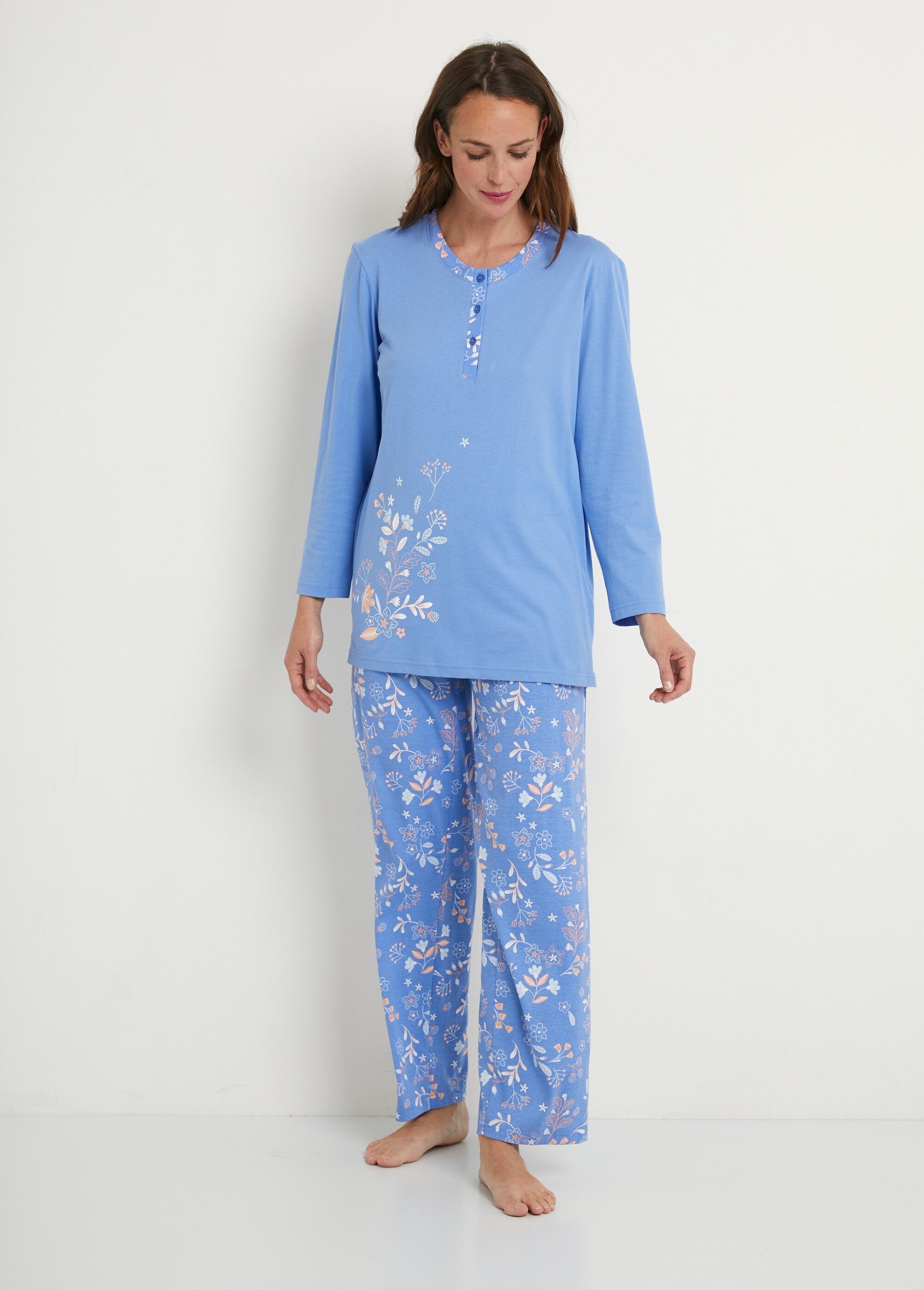 Pijama_de_manga_comprida_em_algodão_floral_liso_Imprime_bleu_et_rose_FA1_slim