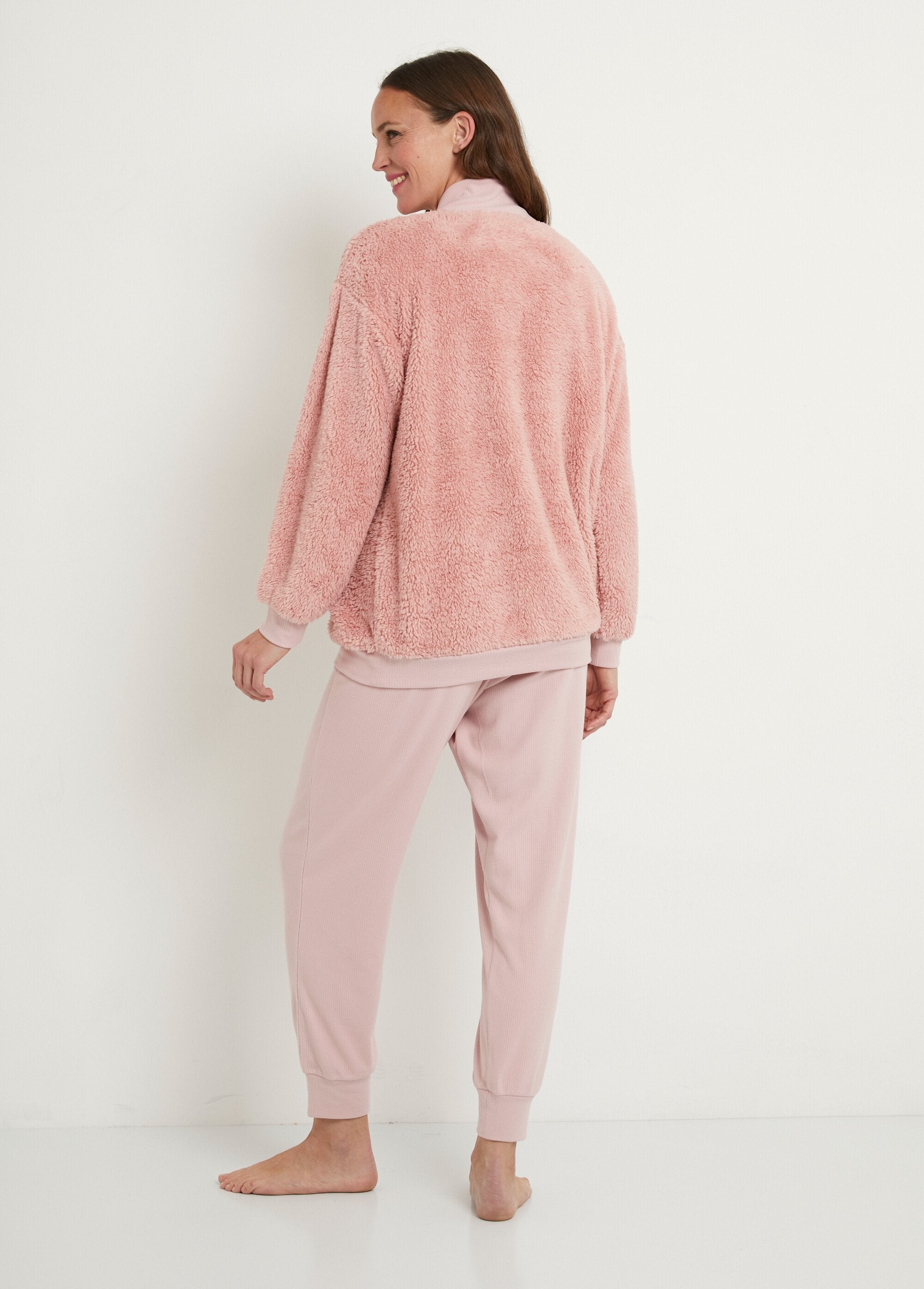 Pyjama_uni_chaud_col_V_manches_longues_peluche_Vieux_rose_DO1_slim