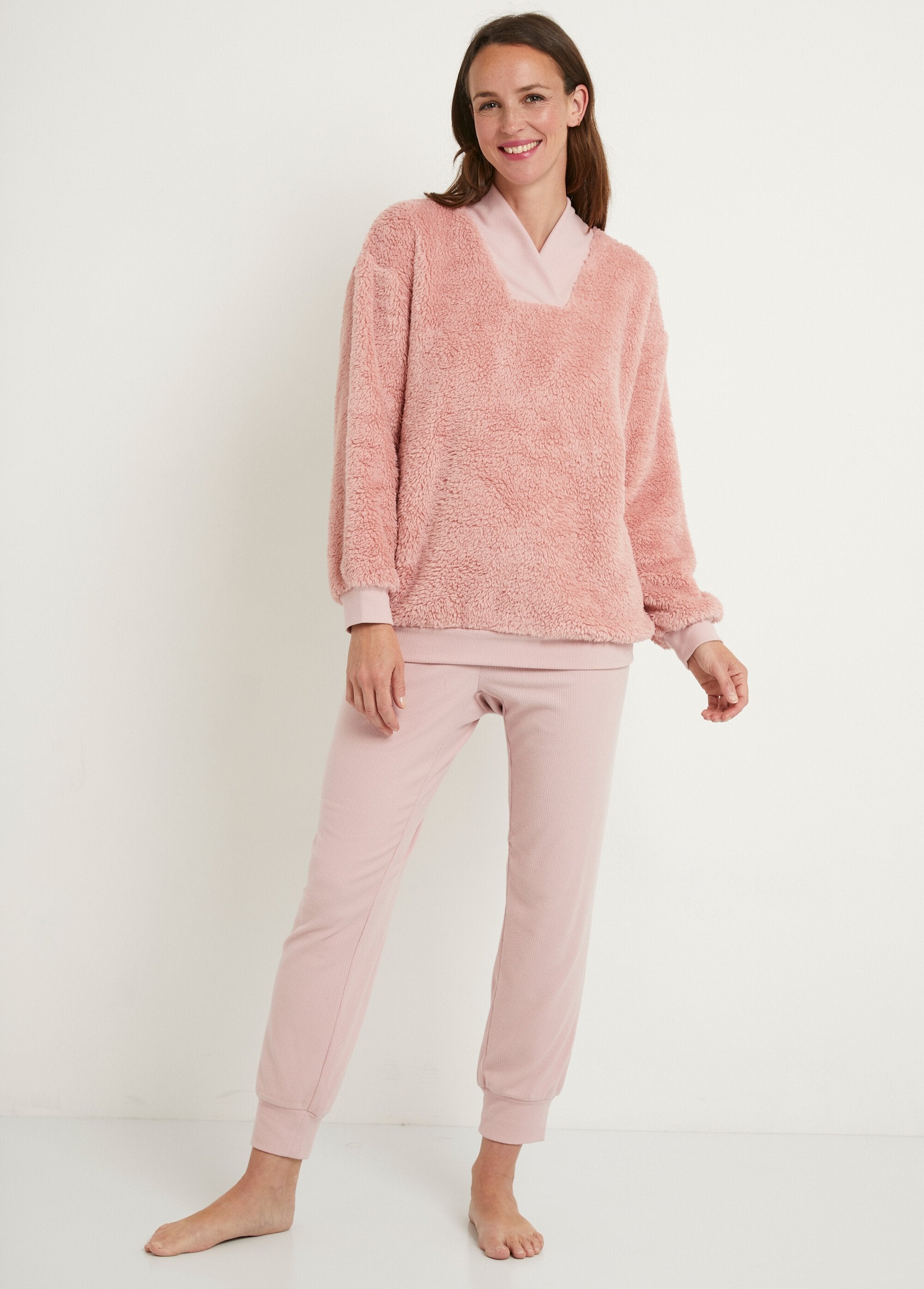 Pijama_quente_com_gola_em_V_e_mangas_compridas_de_pelúcia_Vieux_rose_FA1_slim