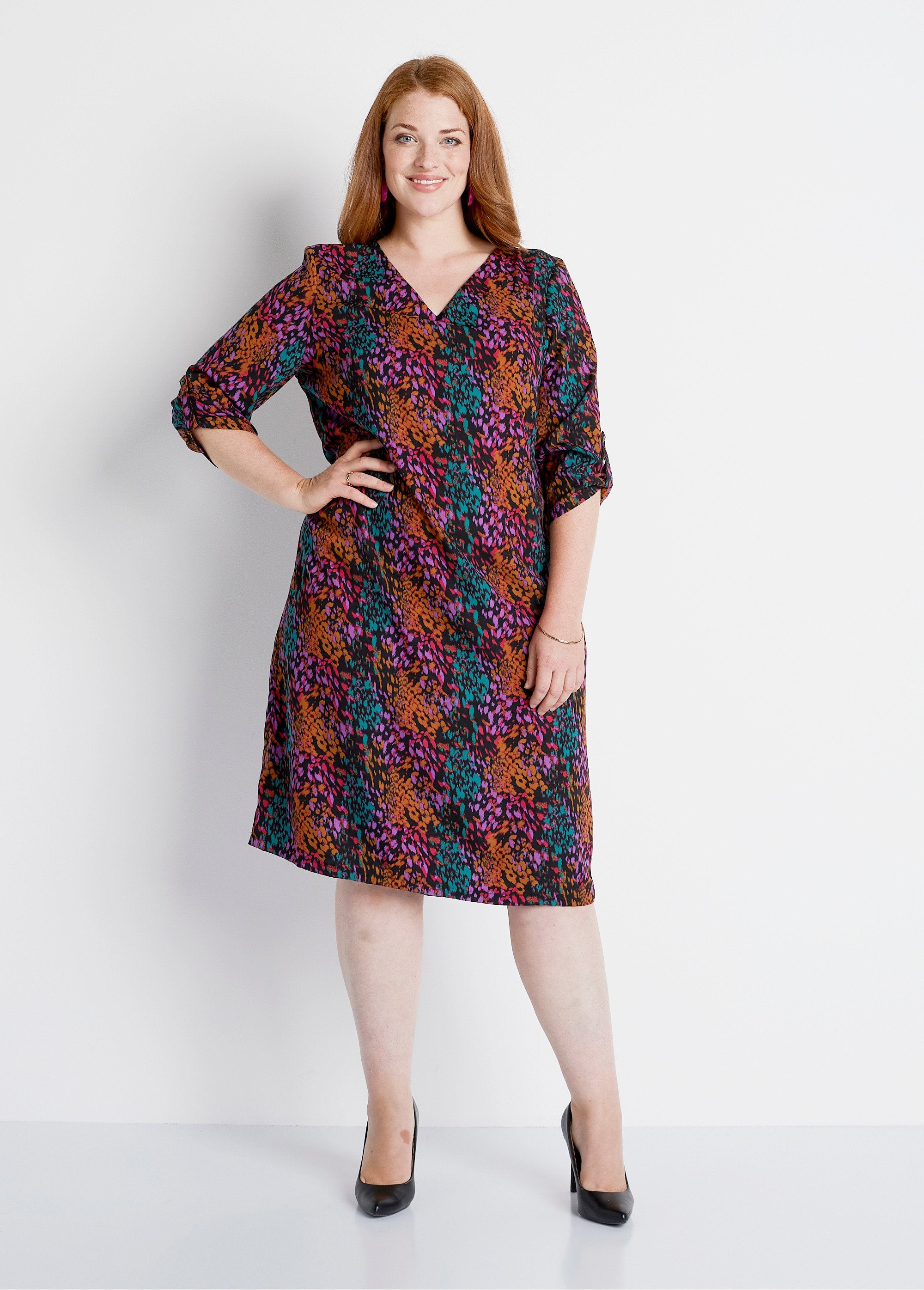 Vestido_curto_solto_estampado_reto_Diabrete_multicolorido_FA1_curvy