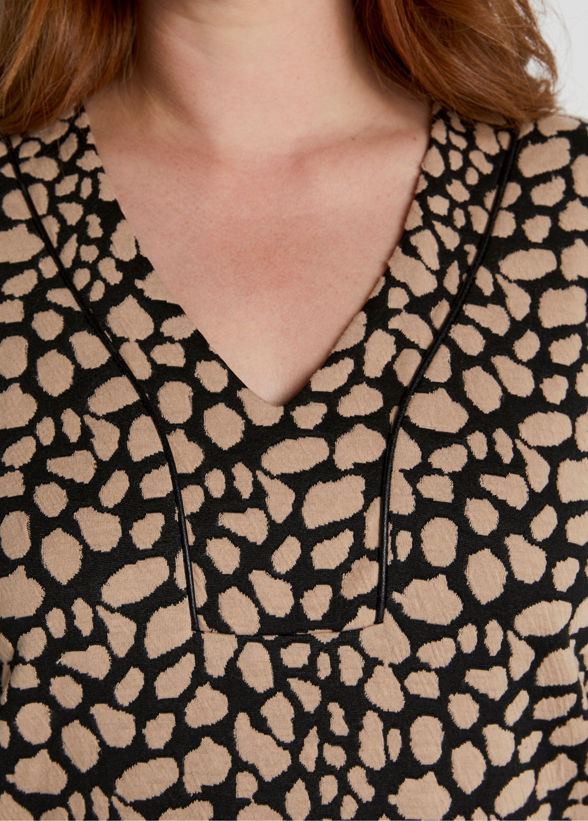 Robe_ample_courte_jacquard_bicolore_Noir_et_beige_DE2_curvy