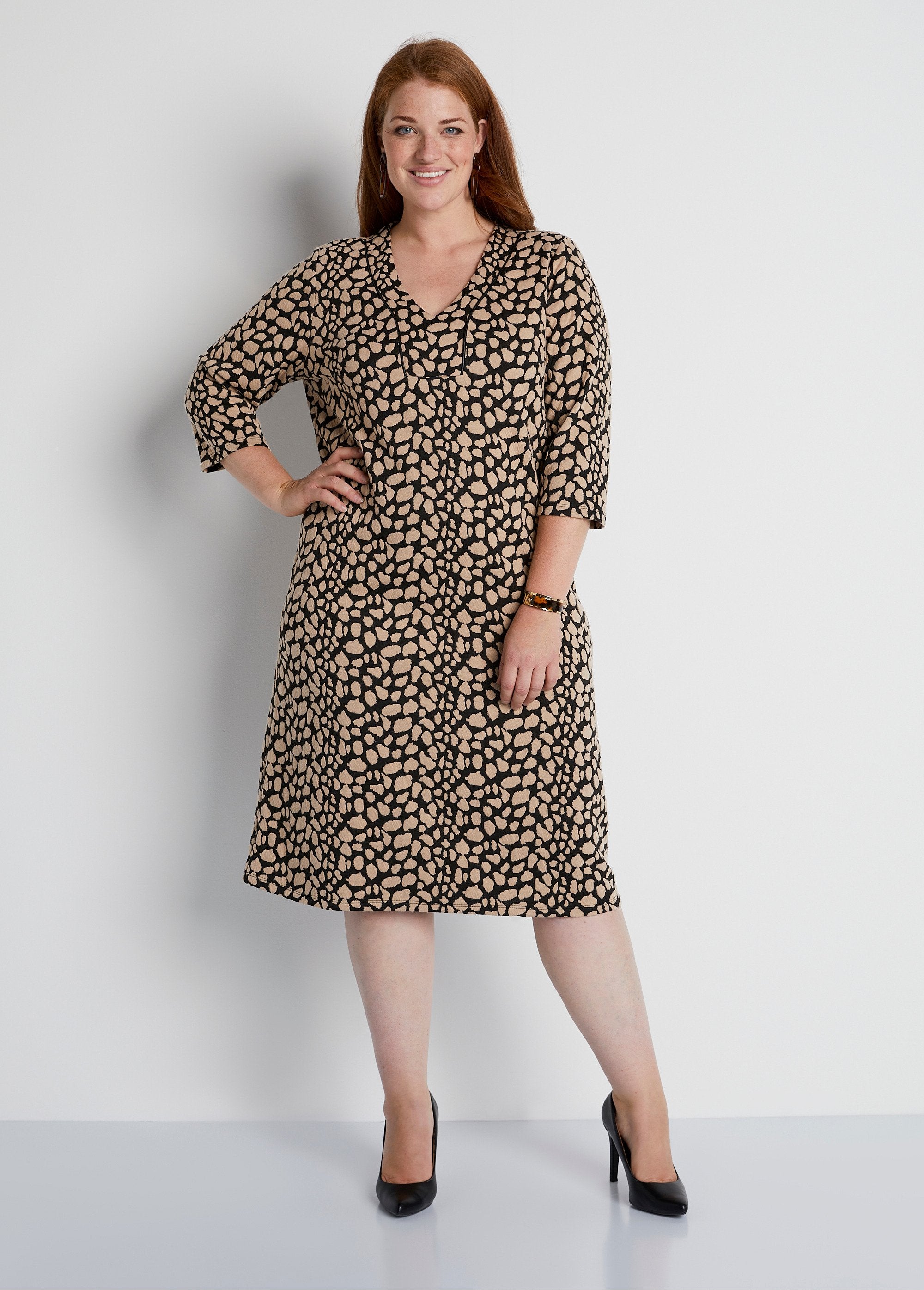 Robe_ample_courte_jacquard_bicolore_Noir_et_beige_FA1_curvy
