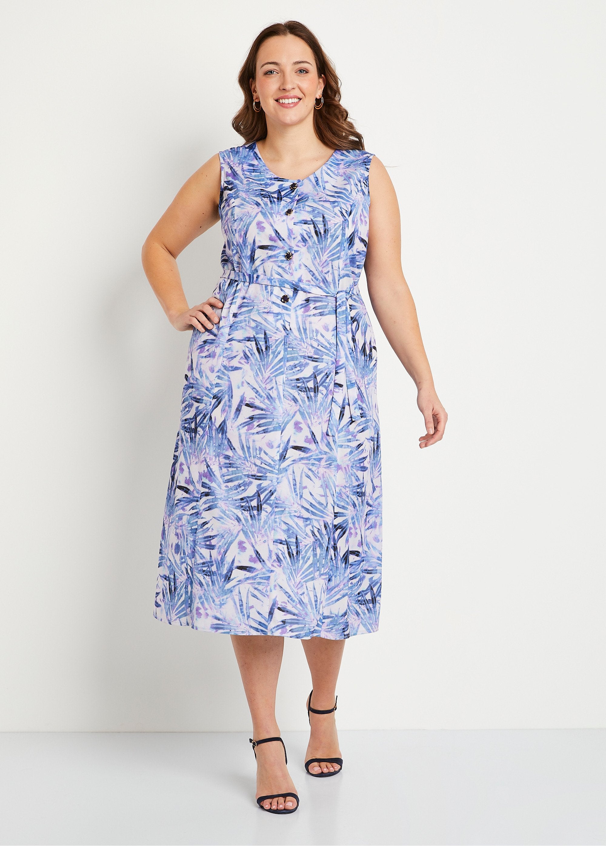 Vestido_de_verão_estampado_Azul_e_roxo_FA1_curvy