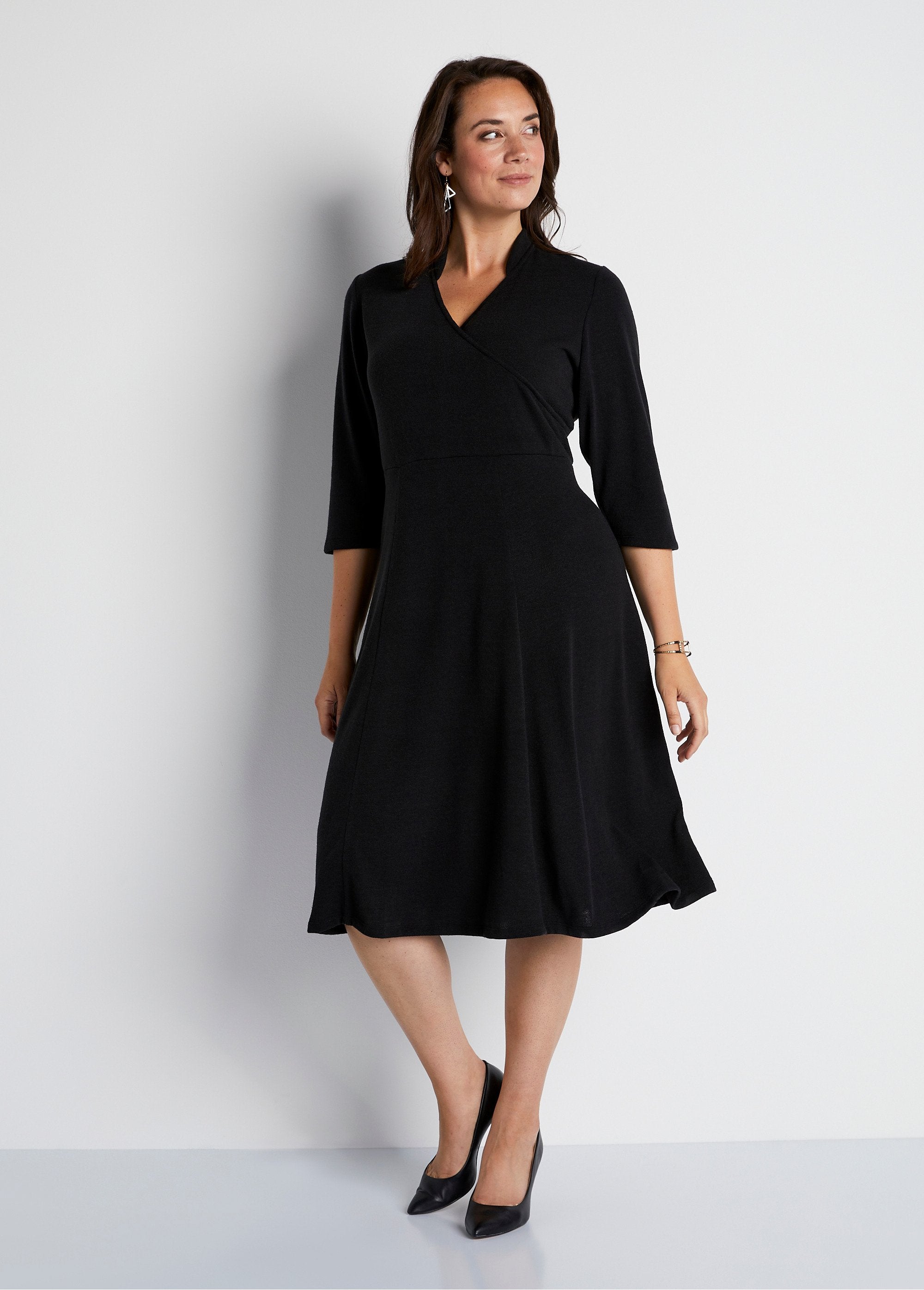 Robe_courte_cache-coeur_manches_3/4_Noir_FA1_curvy