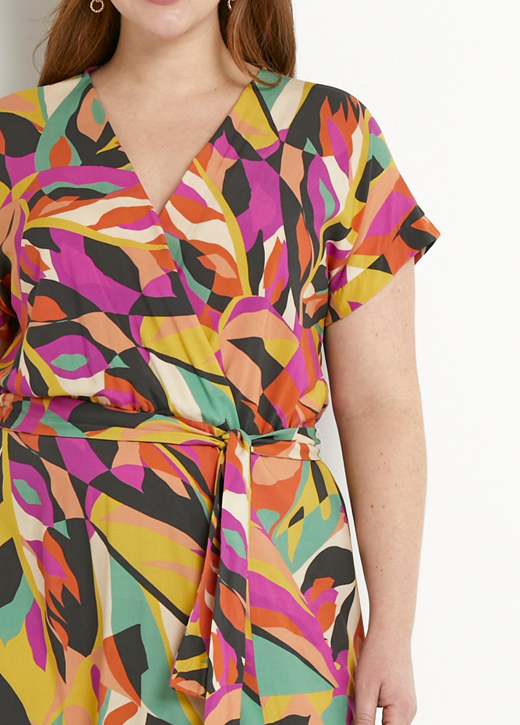 Multicolored_wrap-around_slit_dress_Multicolor_DE1_curvy